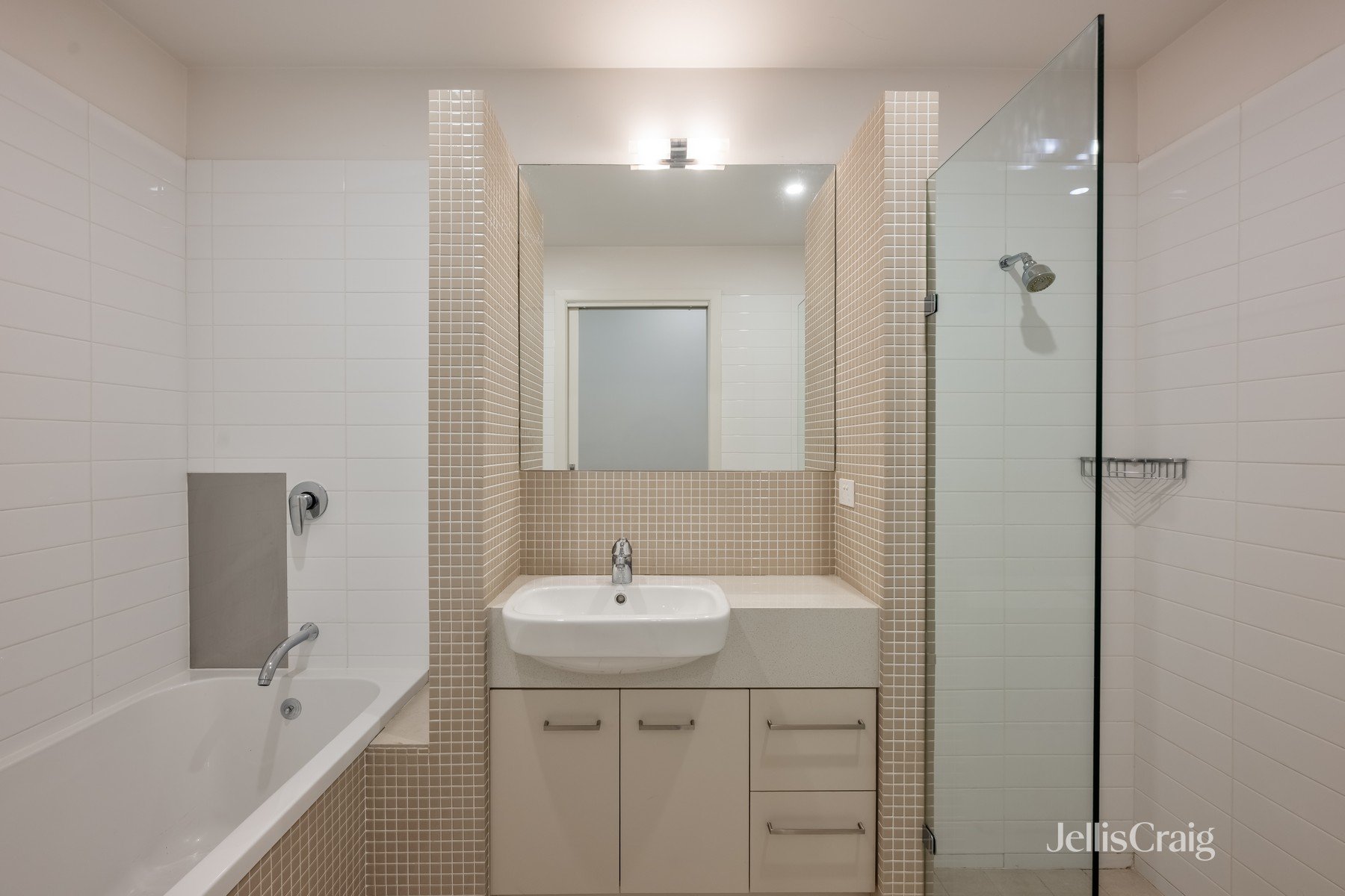 7/82 Trenerry Crescent, Abbotsford image 8