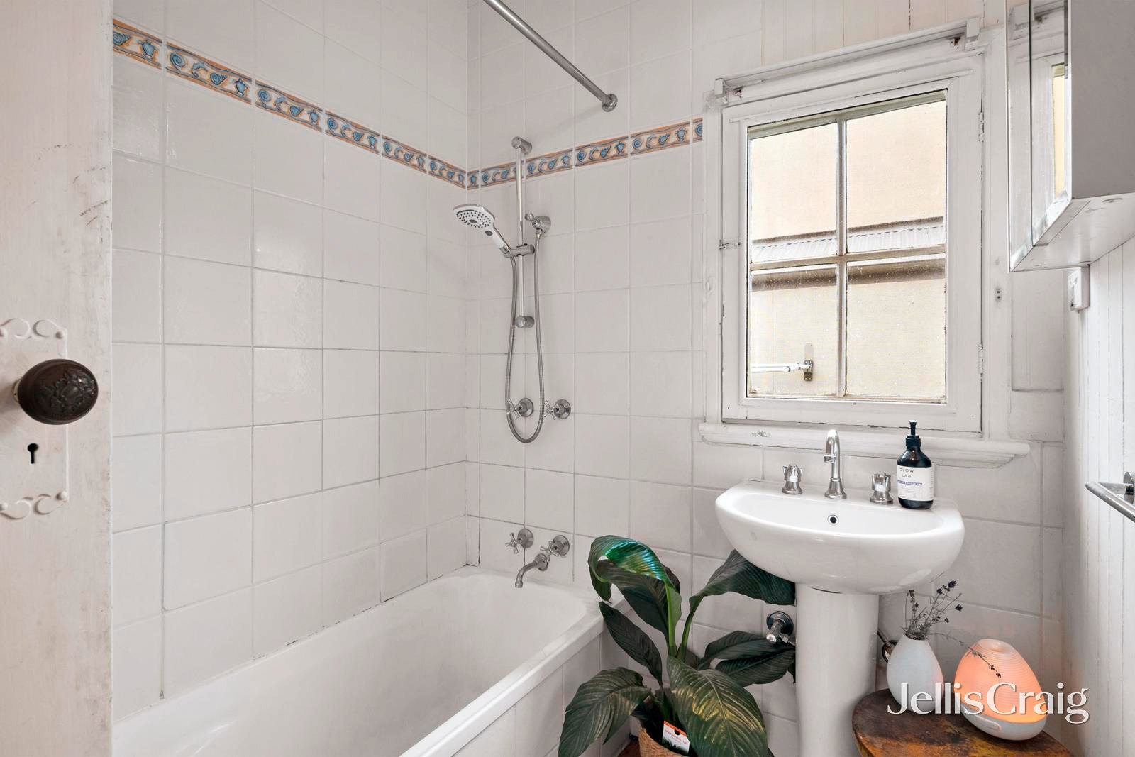 79 Ardmillan Road, Moonee Ponds image 9