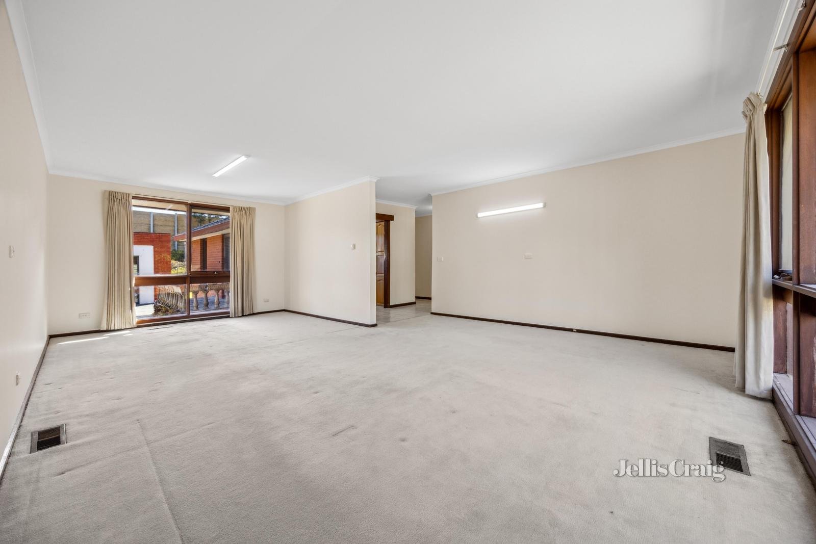 79 Brandon Park Drive, Wheelers Hill image 2