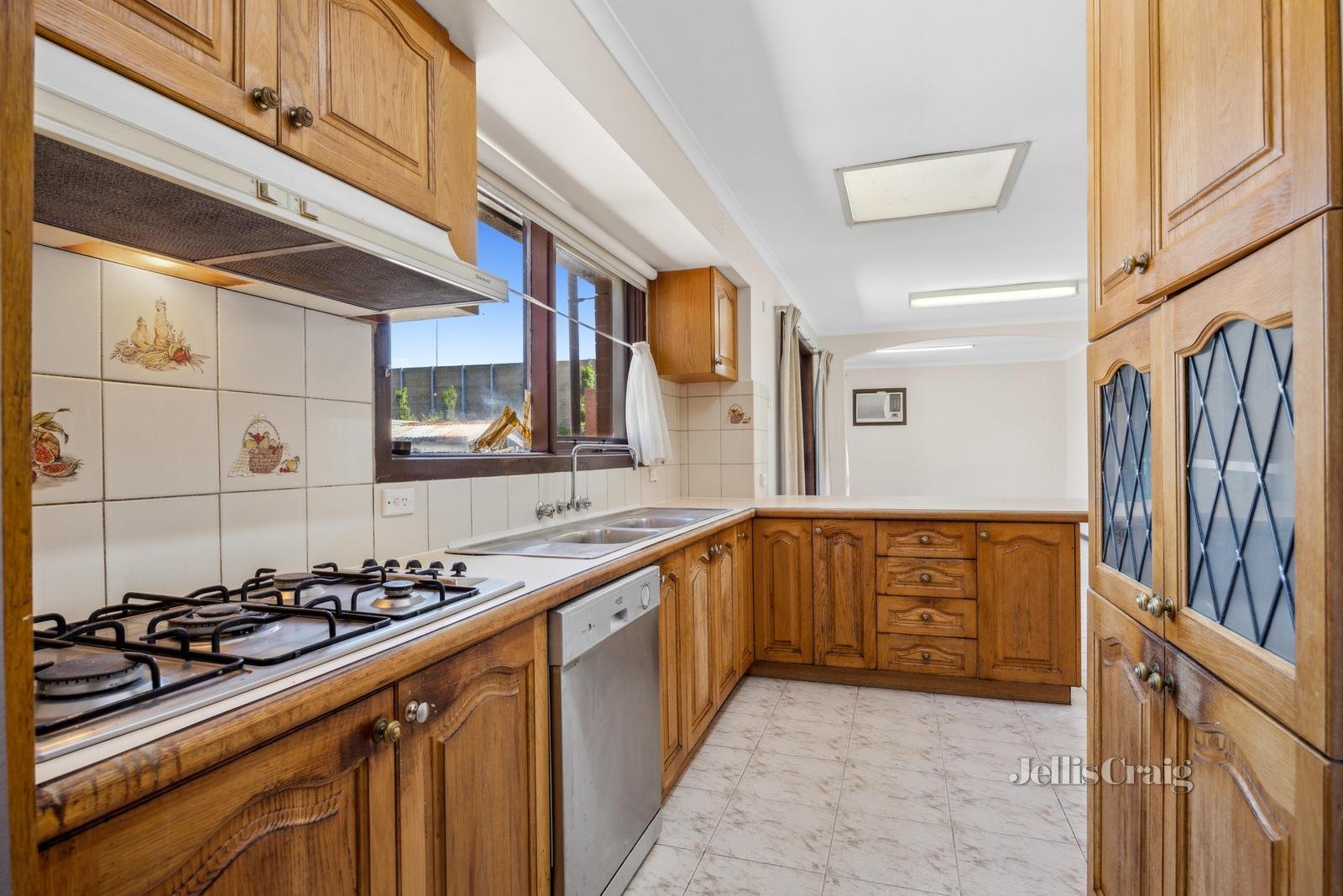 79 Brandon Park Drive, Wheelers Hill image 5