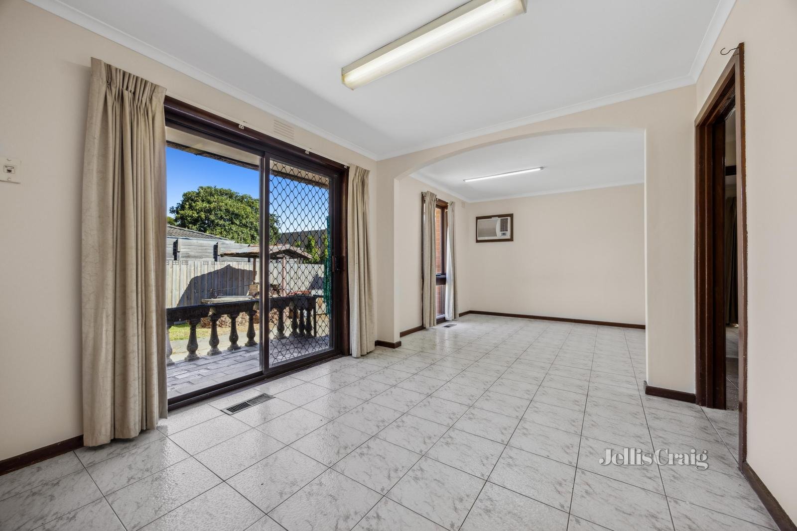 79 Brandon Park Drive, Wheelers Hill image 6