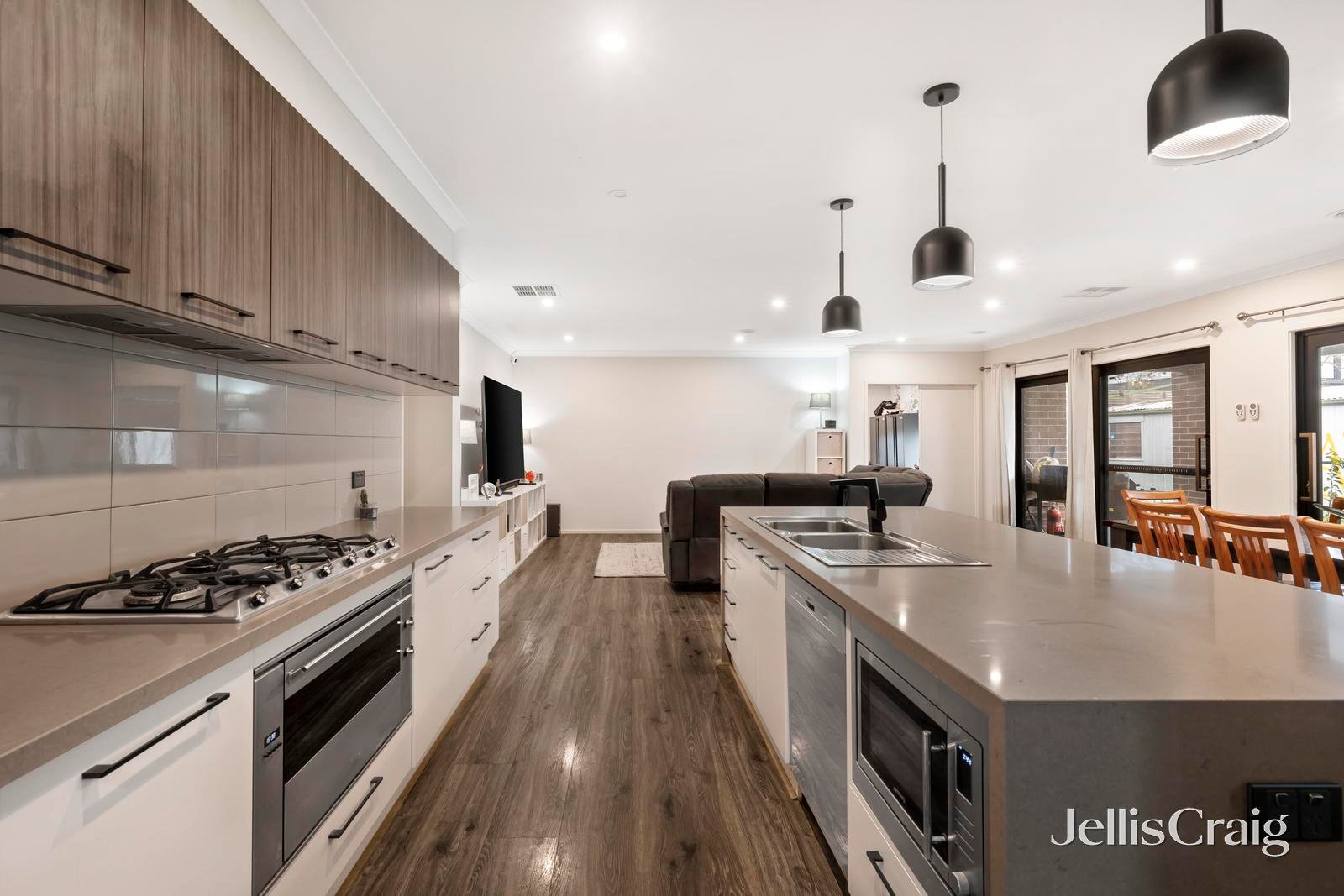 79 Croydondale Drive, Mooroolbark image 2