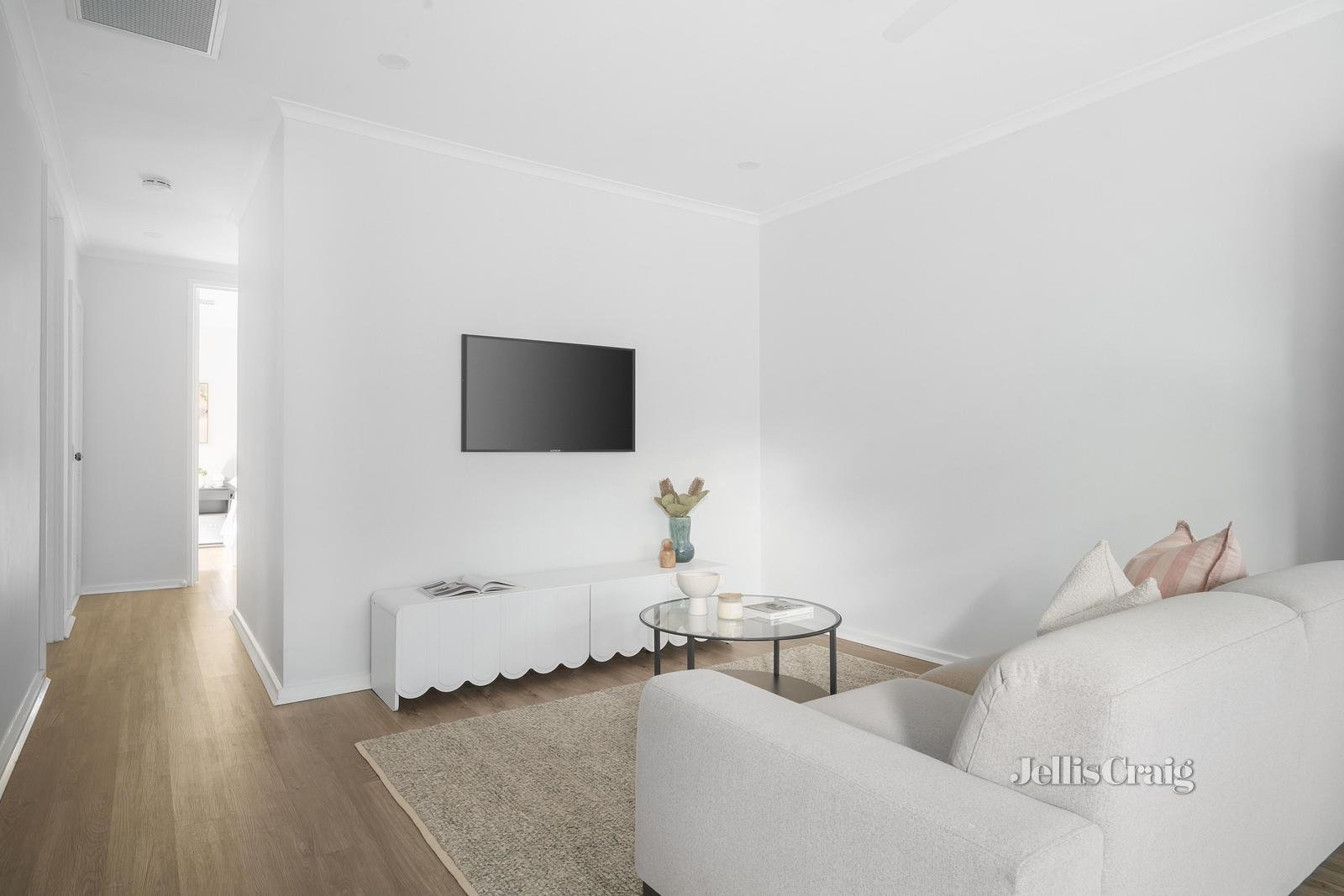 7/9 Davey Road, Montmorency image 2