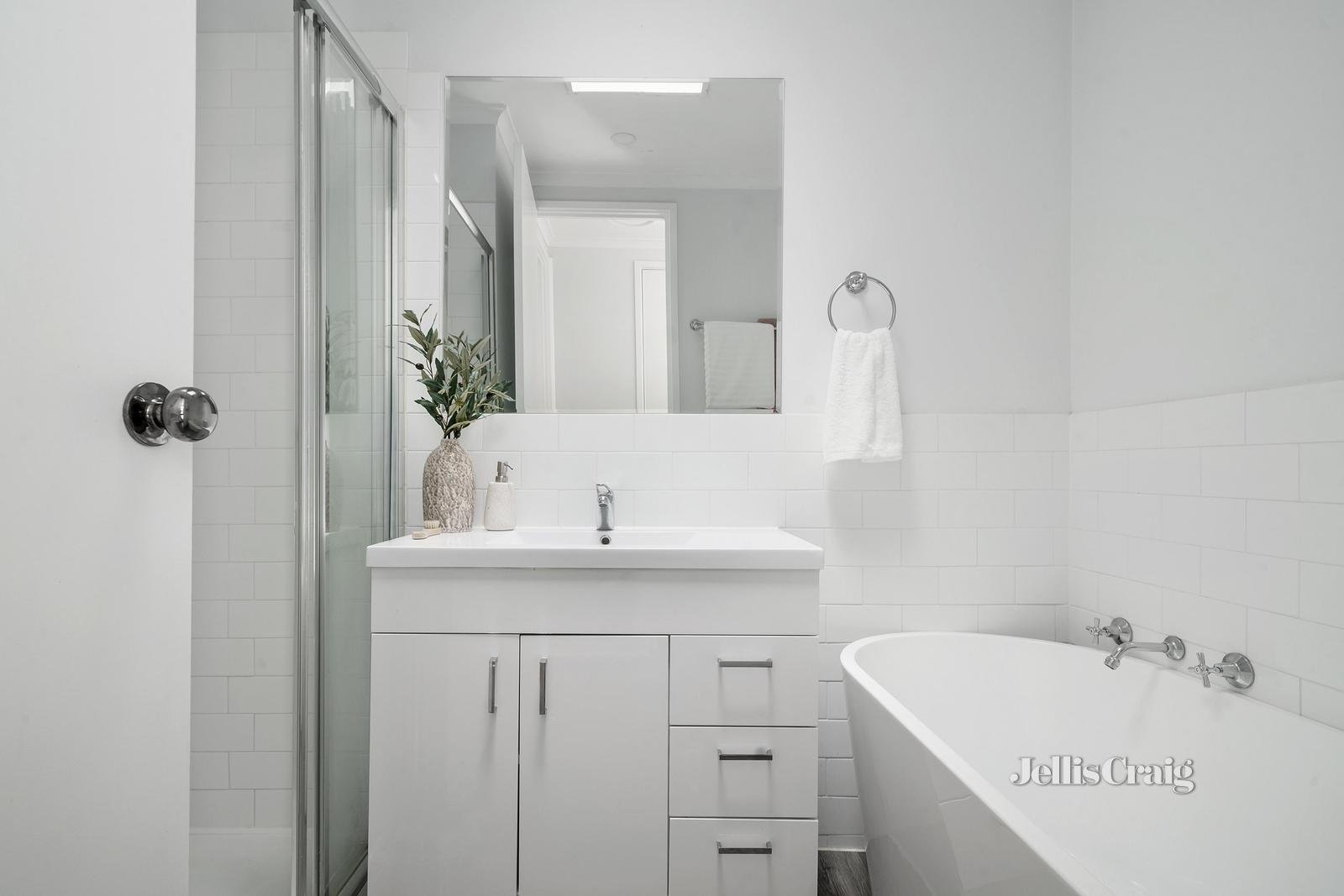 7/9 Davey Road, Montmorency image 9