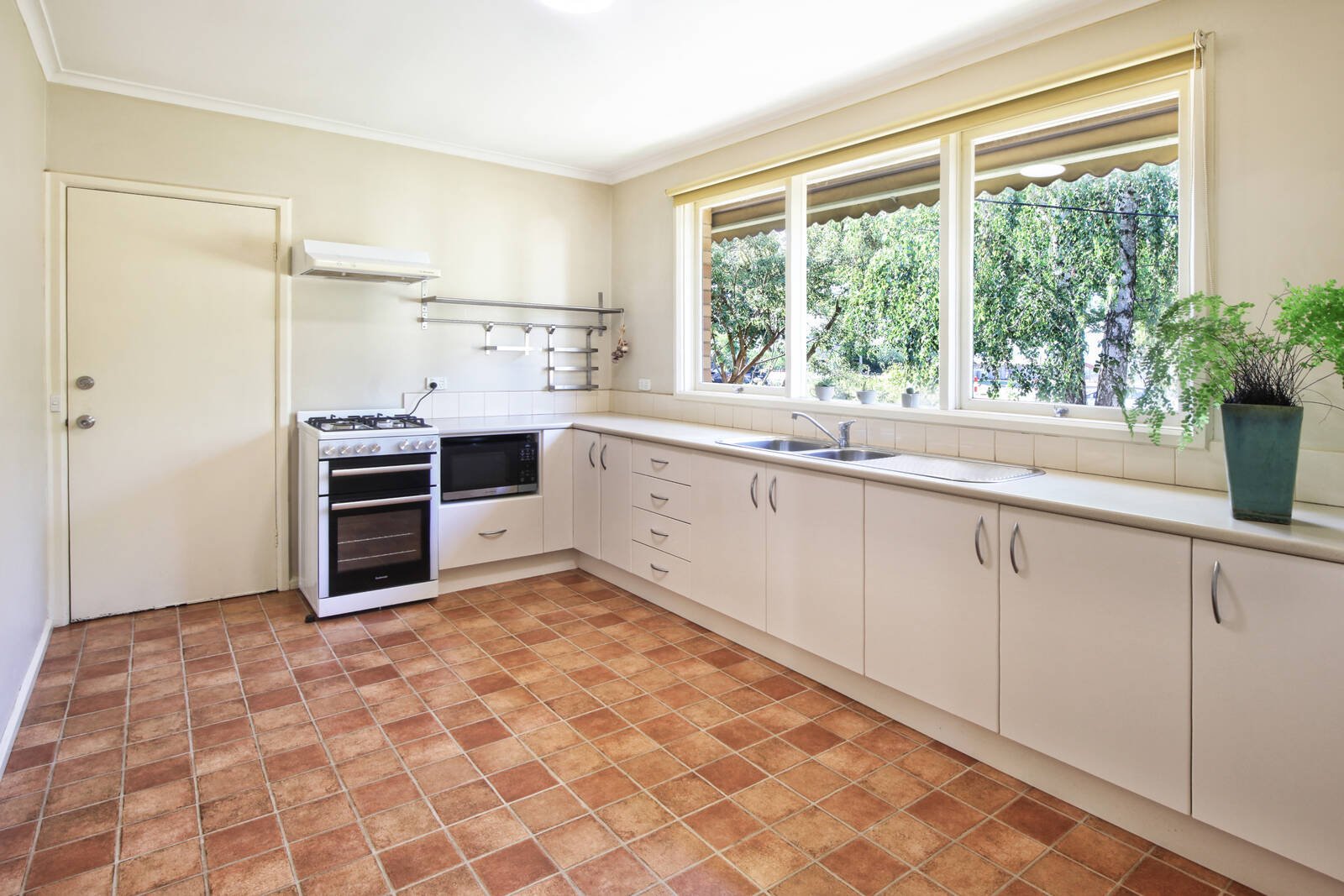 Property Gallery Thumbnail 9