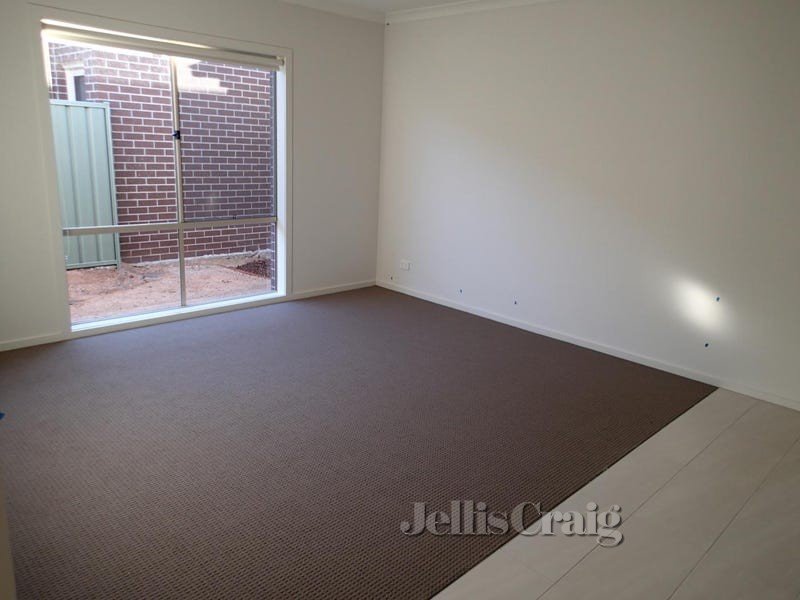 79 Manuka Grove, Wyndham Vale image 5