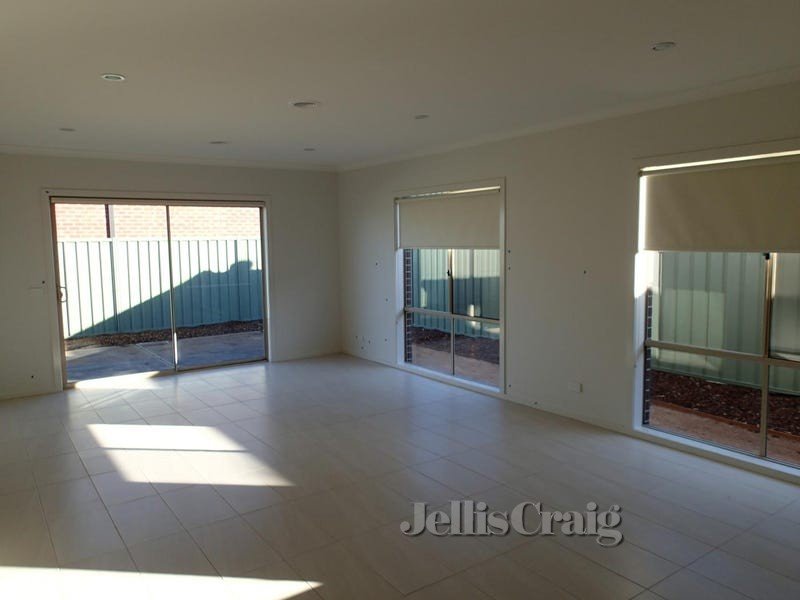 79 Manuka Grove, Wyndham Vale image 2