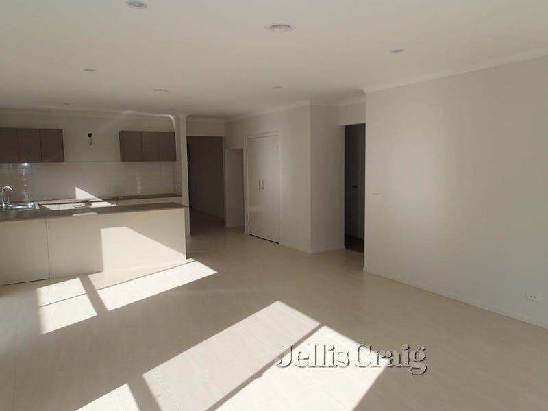79 Manuka Grove, Wyndham Vale image 3