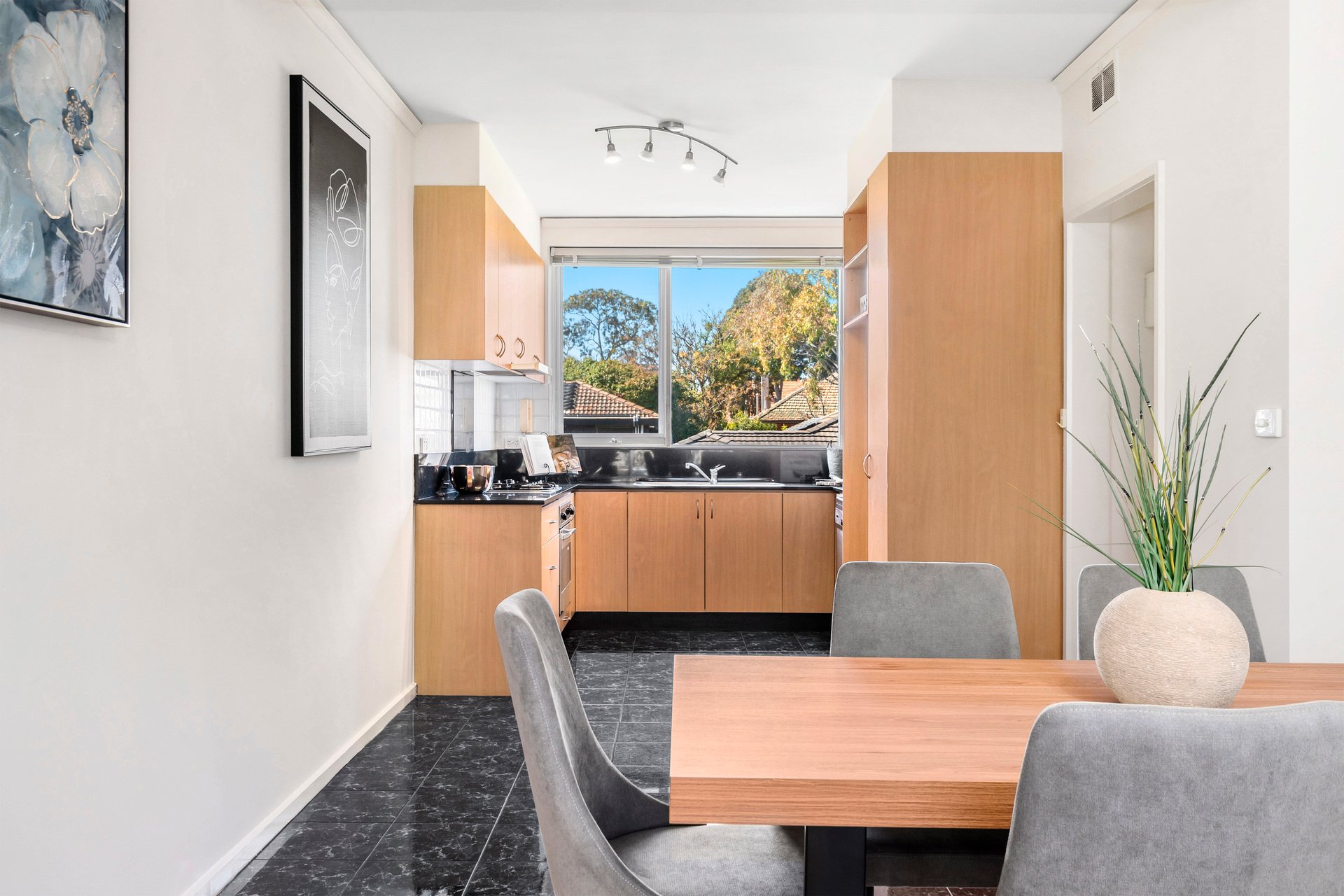 Property Gallery Thumbnail 5