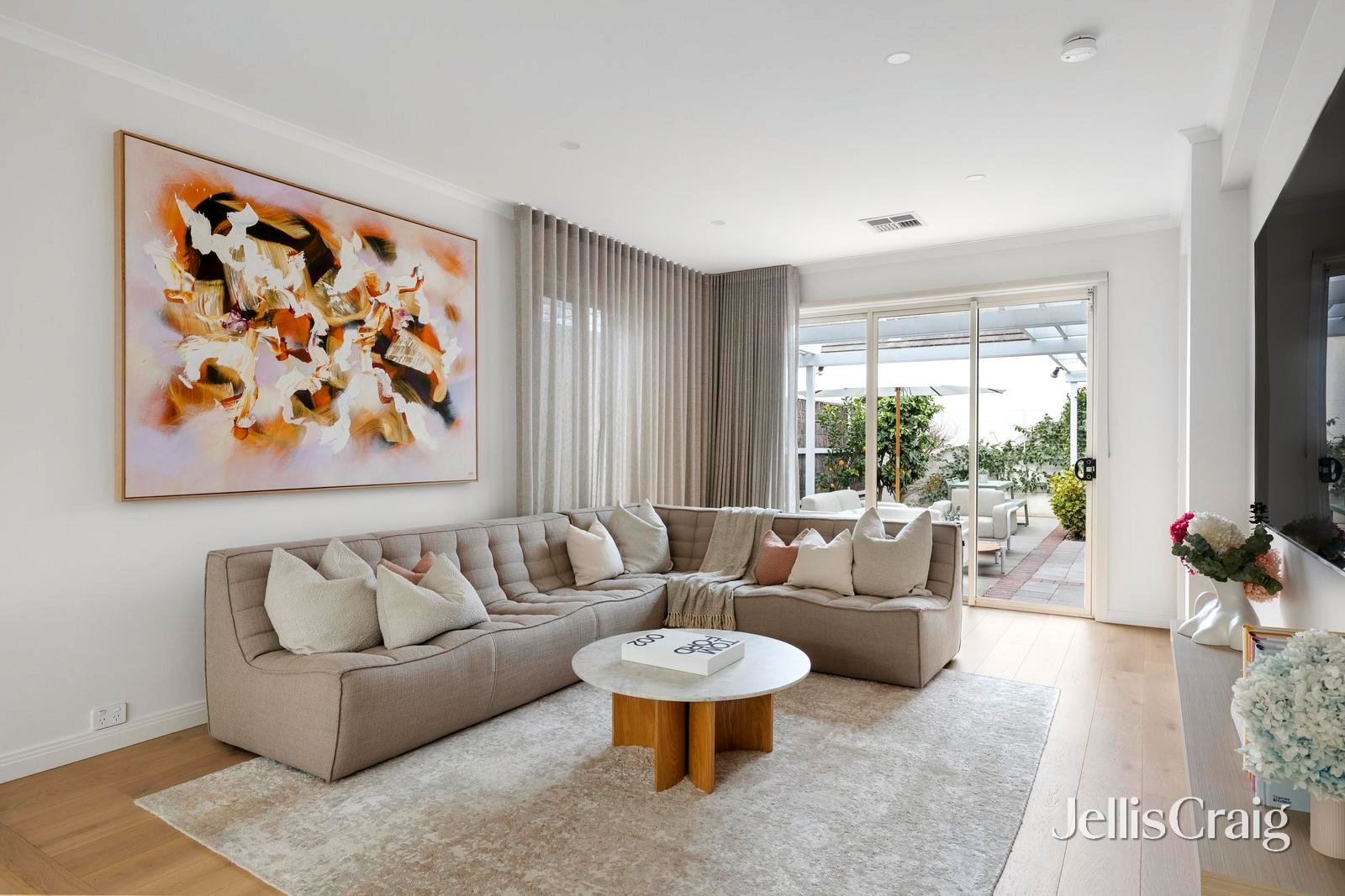 79 The Crescent, Port Melbourne image 2