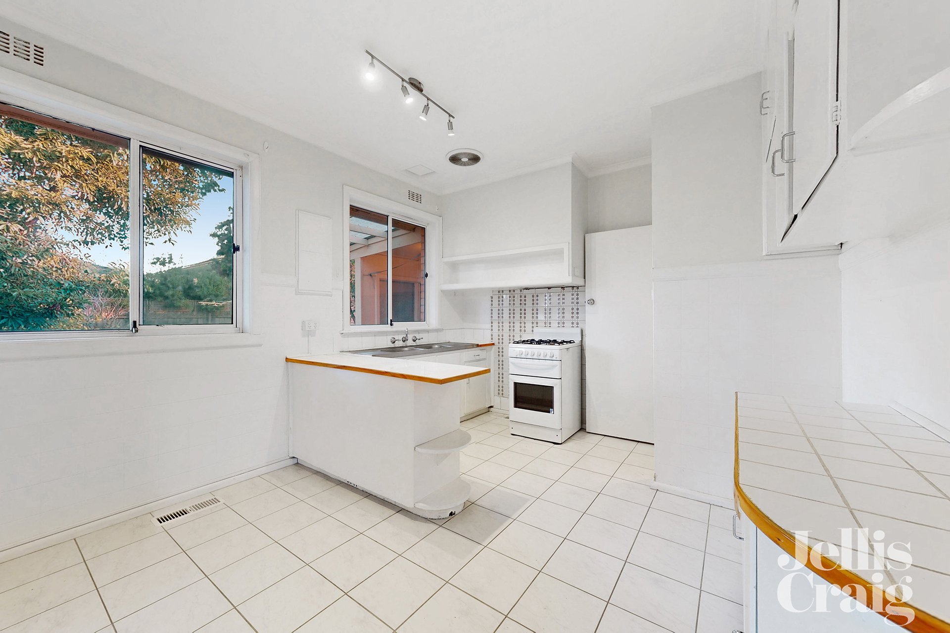 790 Centre Road, Bentleigh East image 5