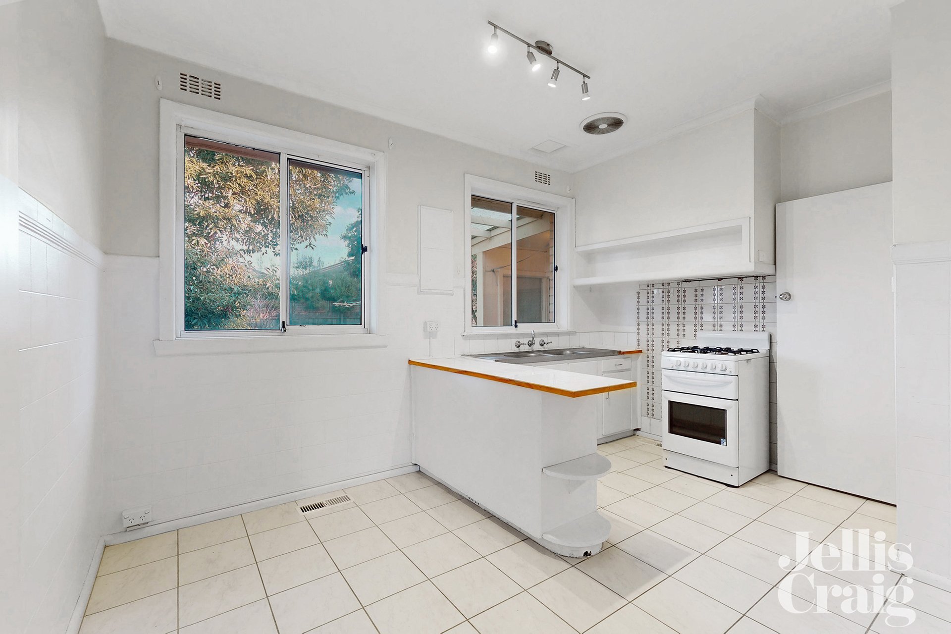 790 Centre Road, Bentleigh East image 6
