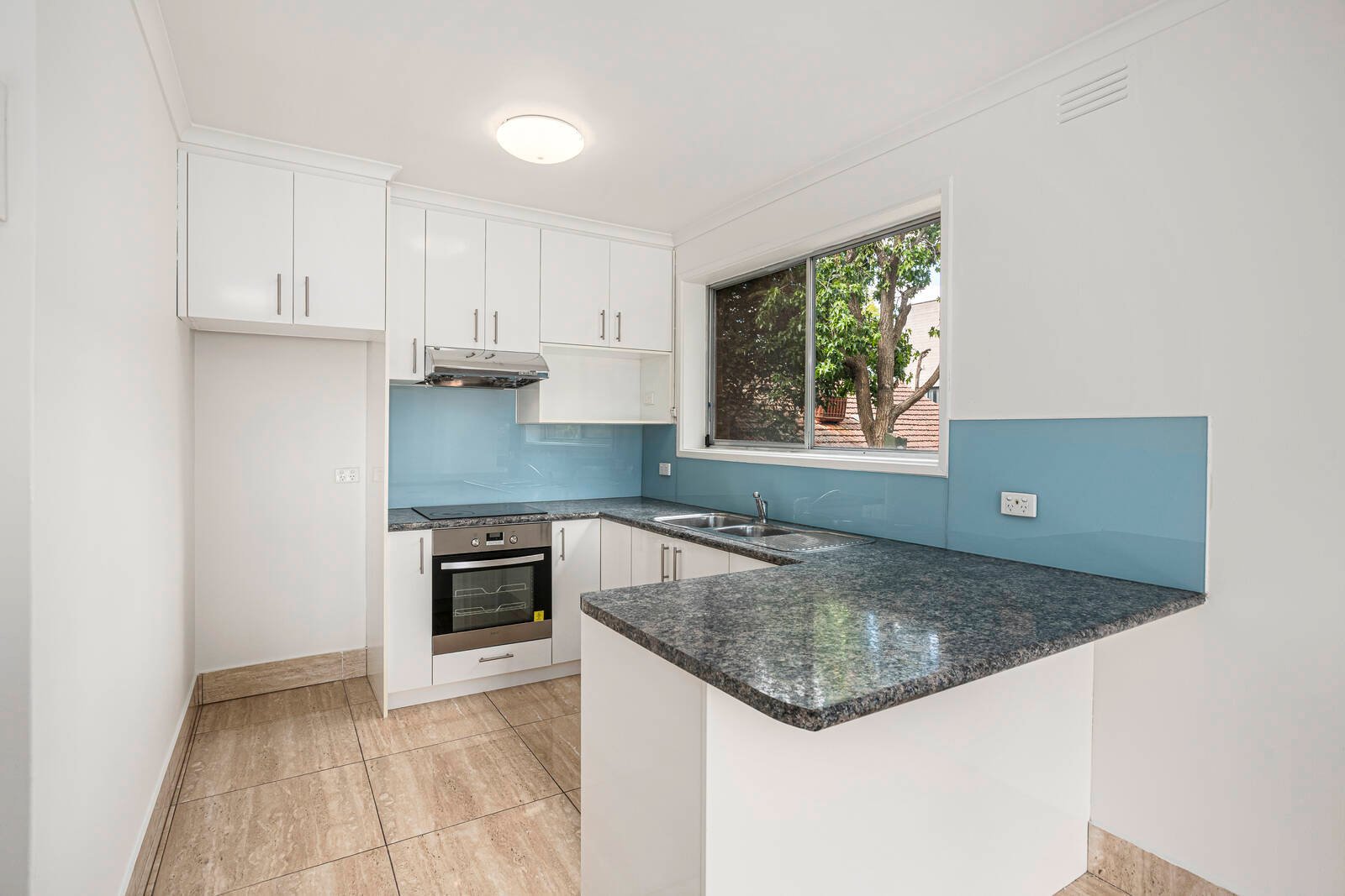 Property Gallery Thumbnail 3