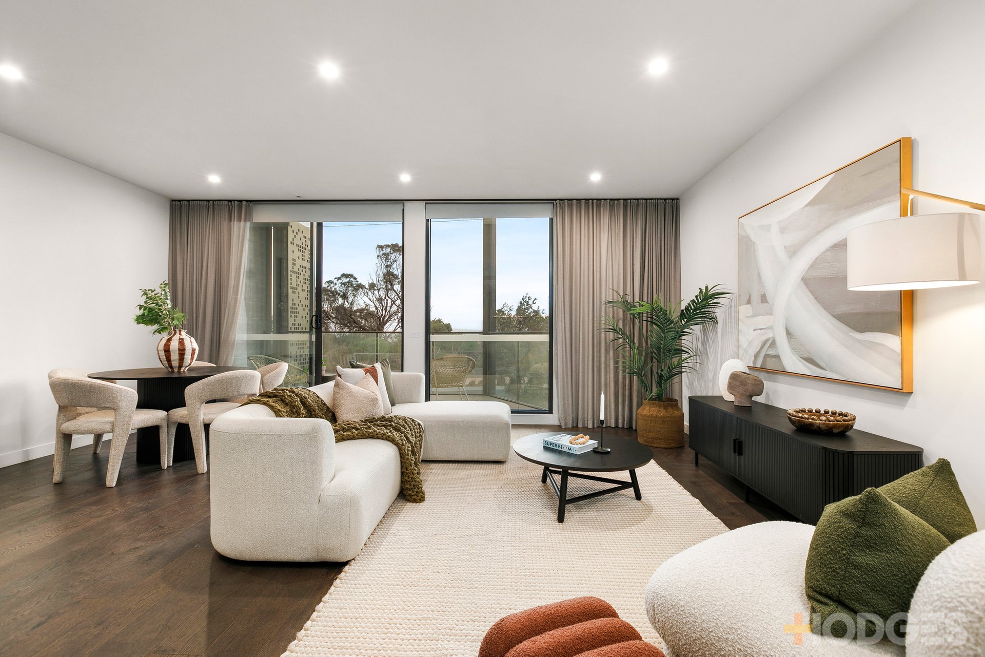 7 / 95 Beach Road Mentone