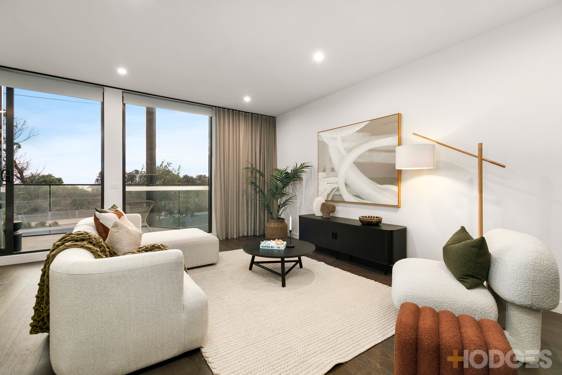 7 / 95 Beach Road Mentone