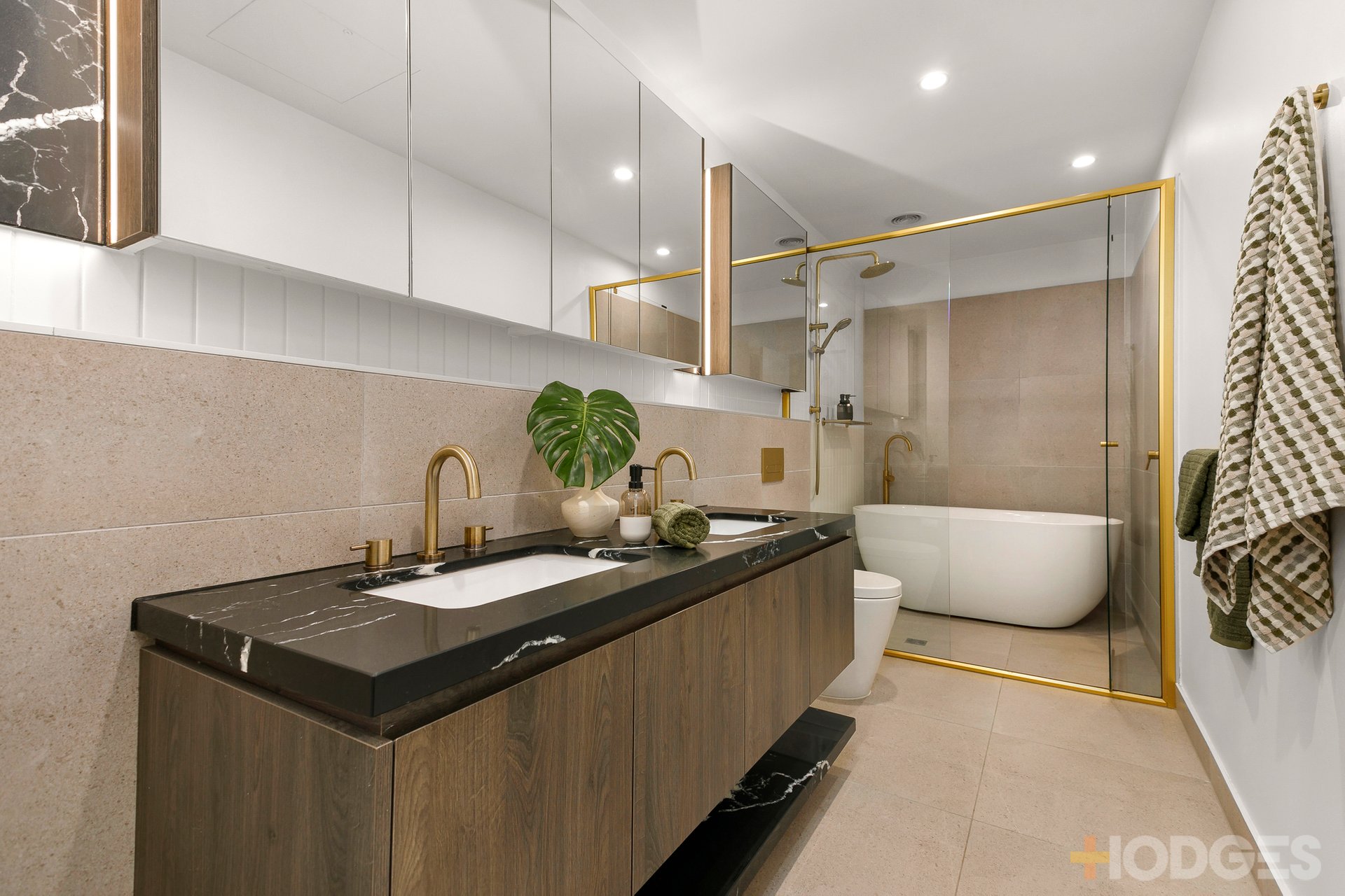 7 / 95 Beach Road Mentone