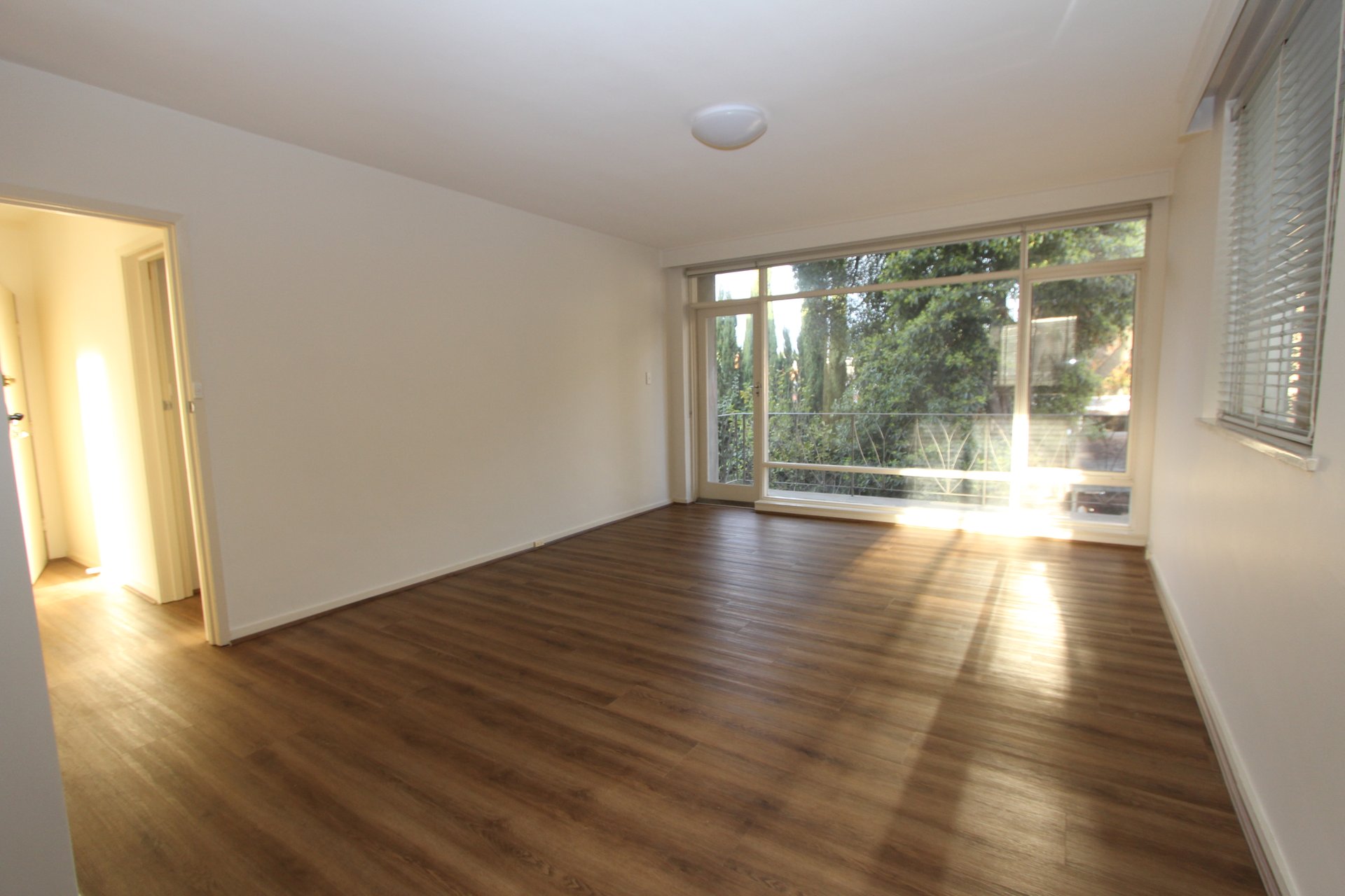 Property Gallery Thumbnail 4
