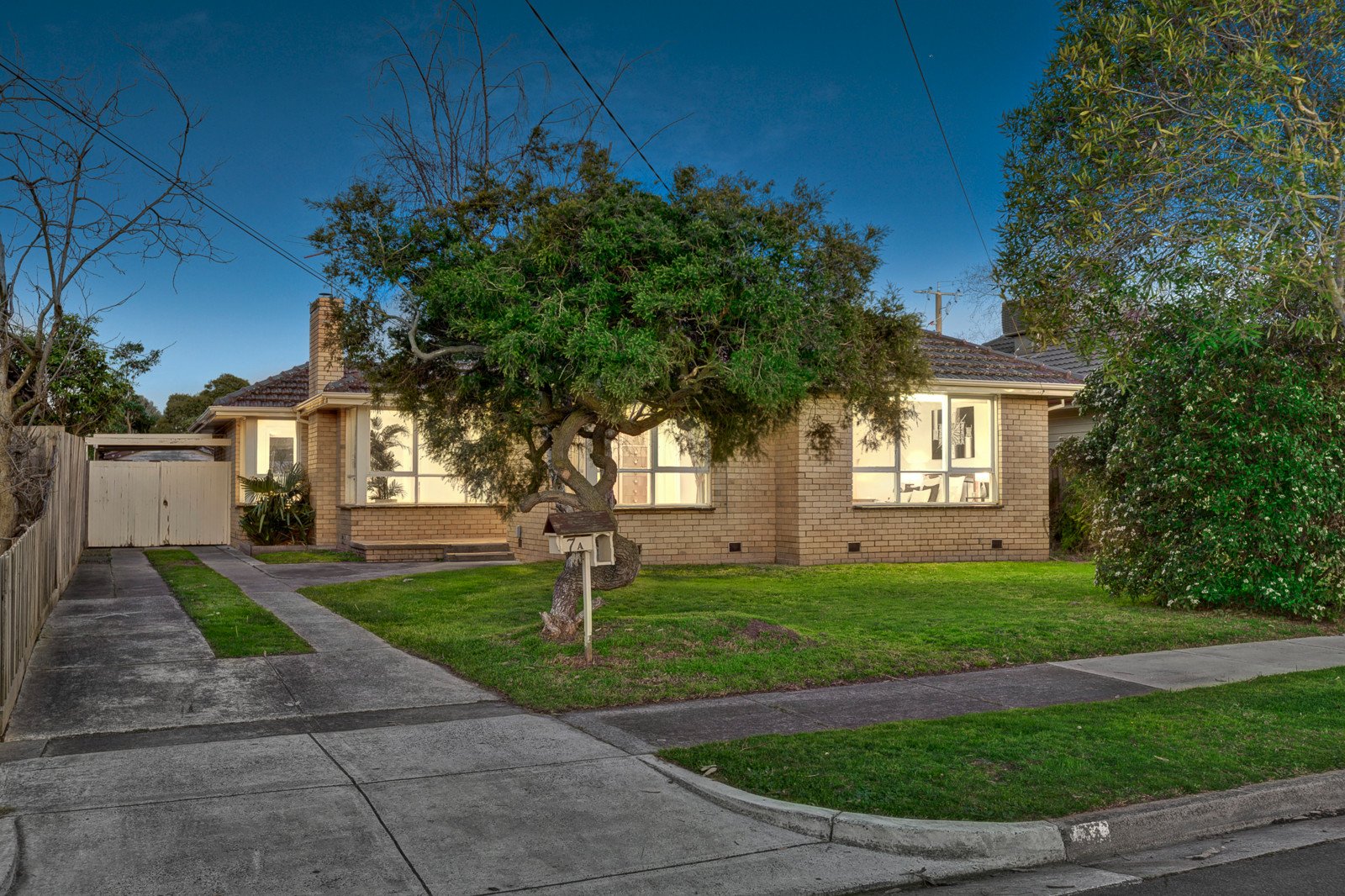 7A Barry Road, Burwood East image 1