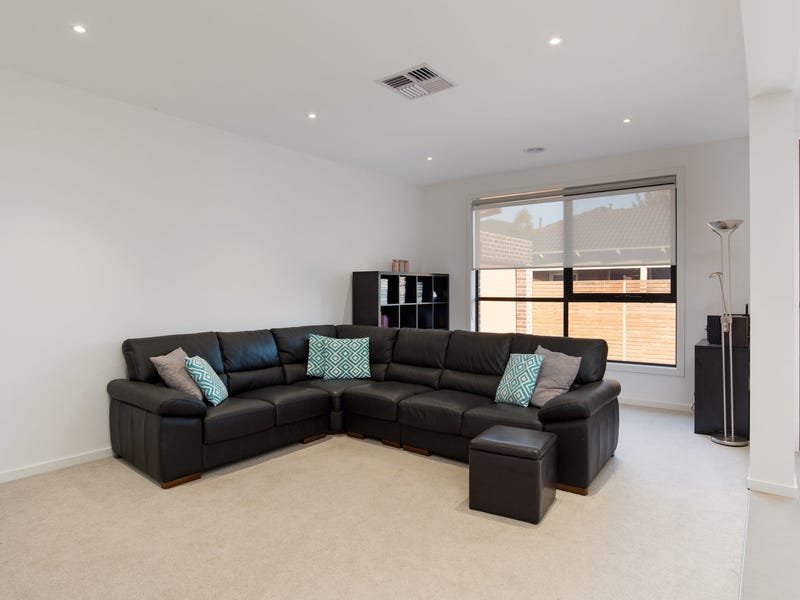 7A Bristol Court, Kilsyth image 2