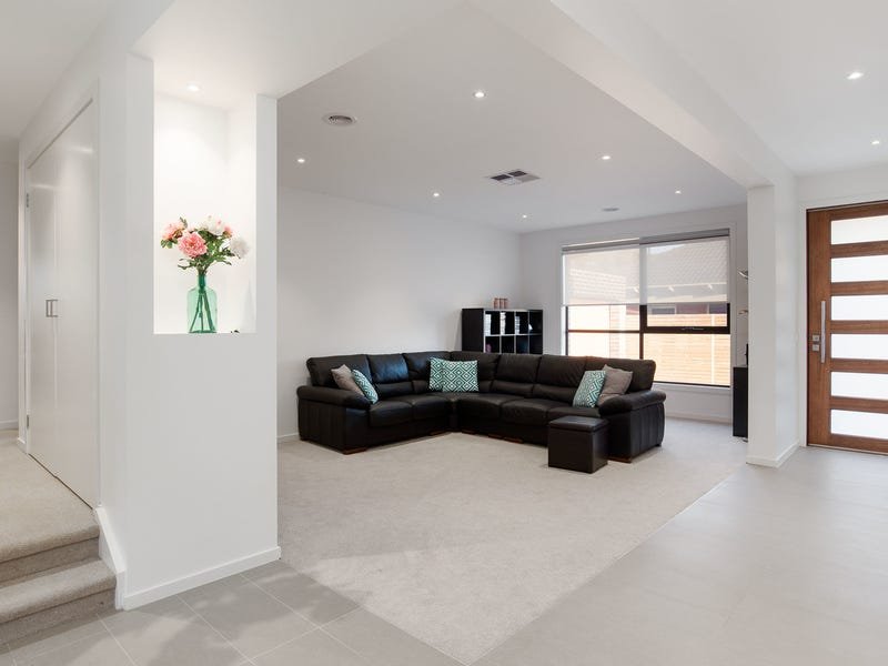 7A Bristol Court, Kilsyth image 4