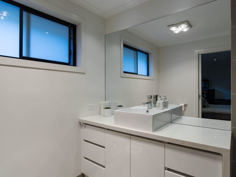 7A Bristol Court, Kilsyth image 14