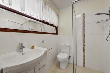 7a Garden Avenue, Mitcham image 5