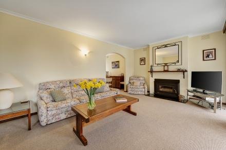 7a Garden Avenue, Mitcham image 3