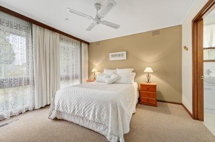 7a Garden Avenue, Mitcham image 4