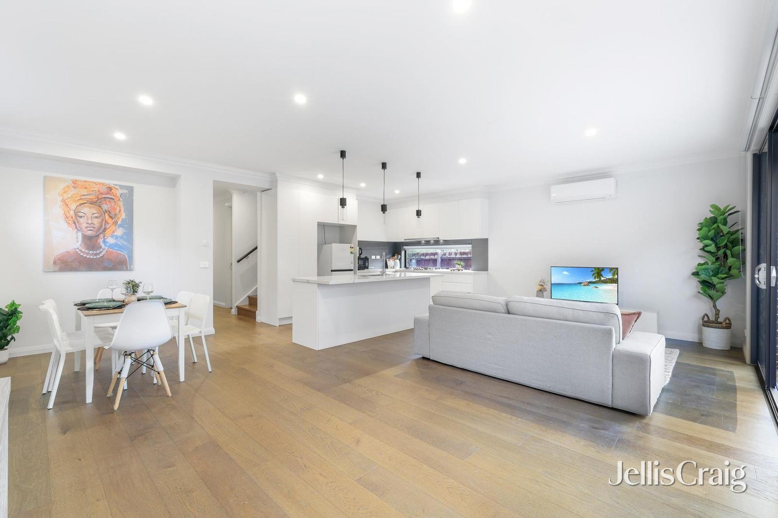 7A Grenfell Road, Mount Waverley image 2