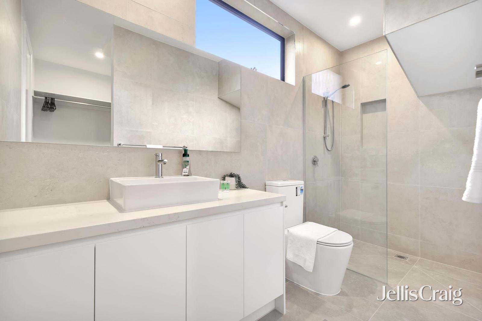 7A Grenfell Road, Mount Waverley image 8