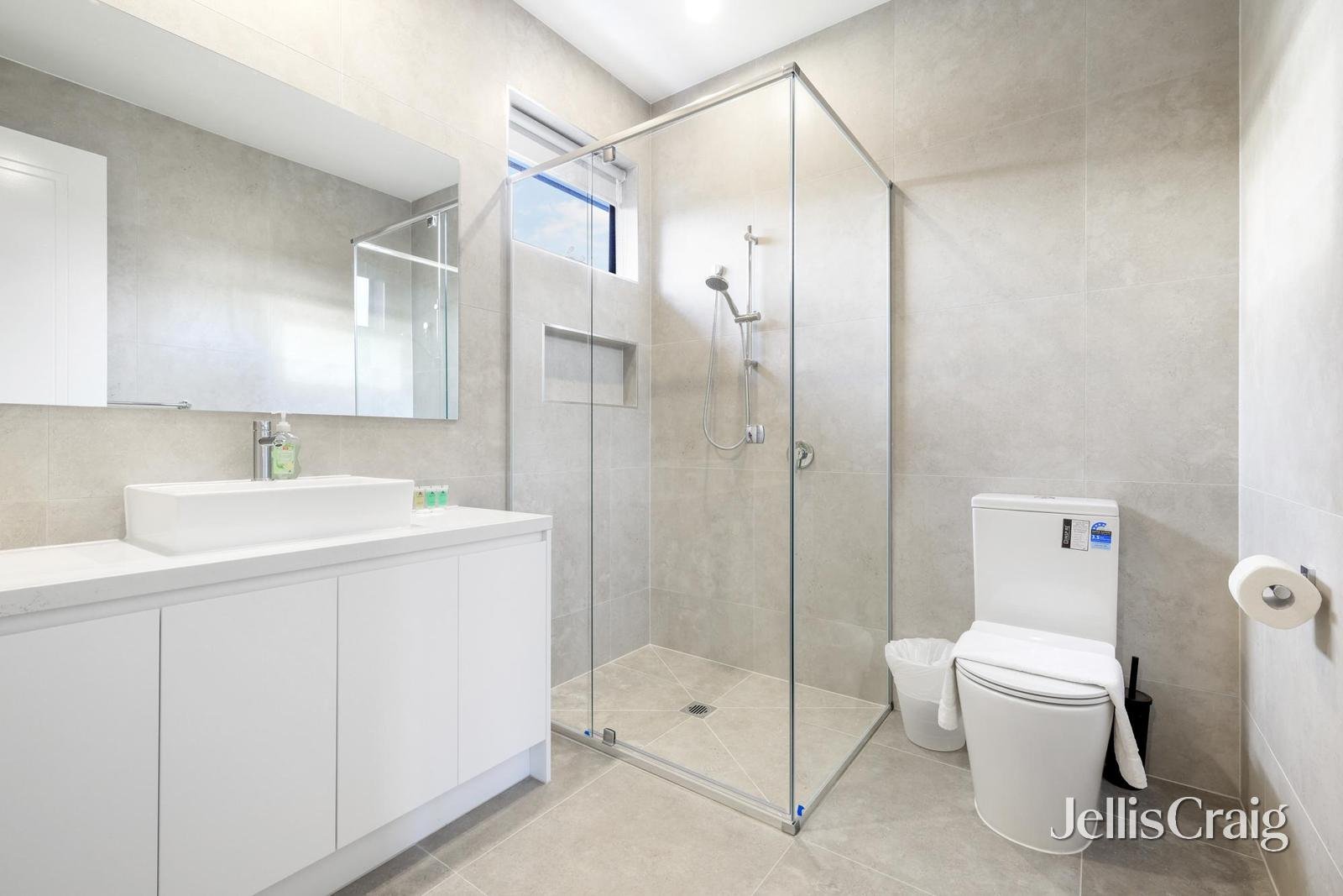 7A Grenfell Road, Mount Waverley image 10