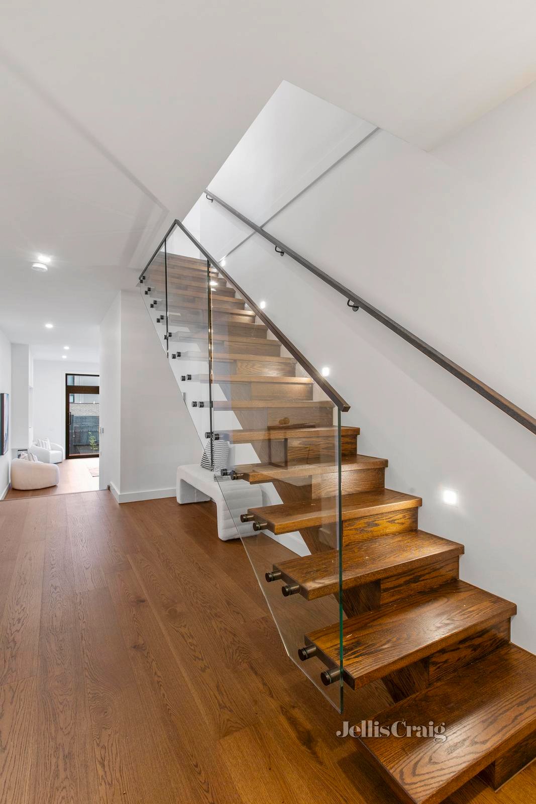 7A Hayfield Road, Mount Waverley image 6