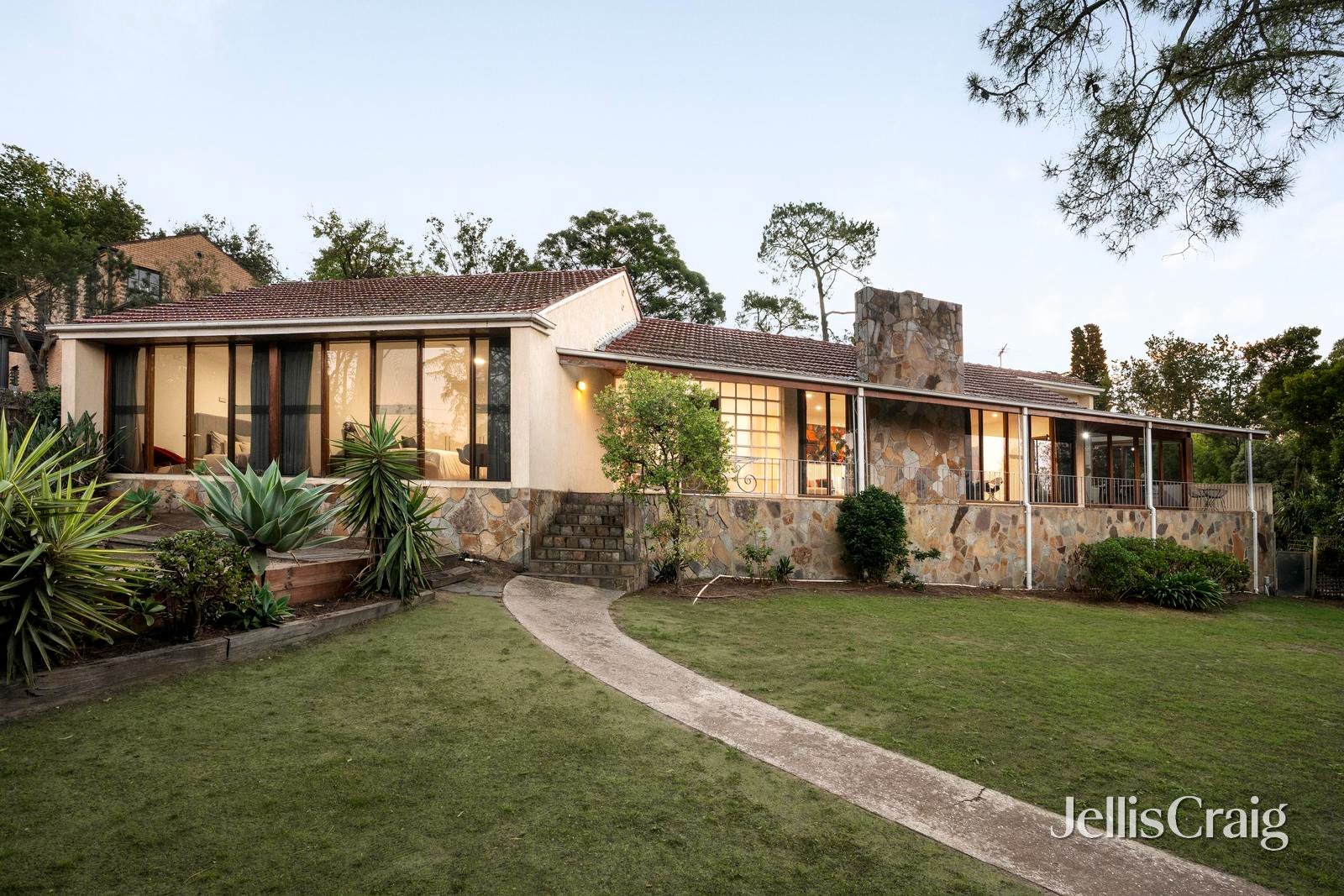 7A The Eyrie, Eaglemont image 1