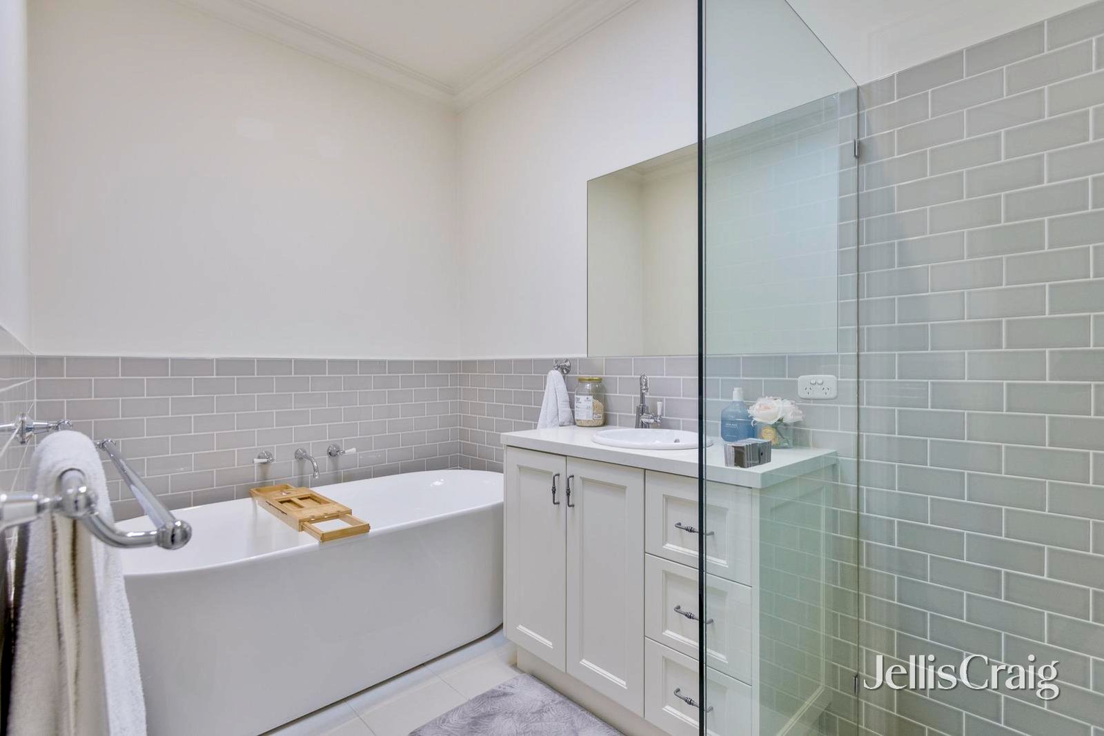 7A Thomas Street, Airport West image 8