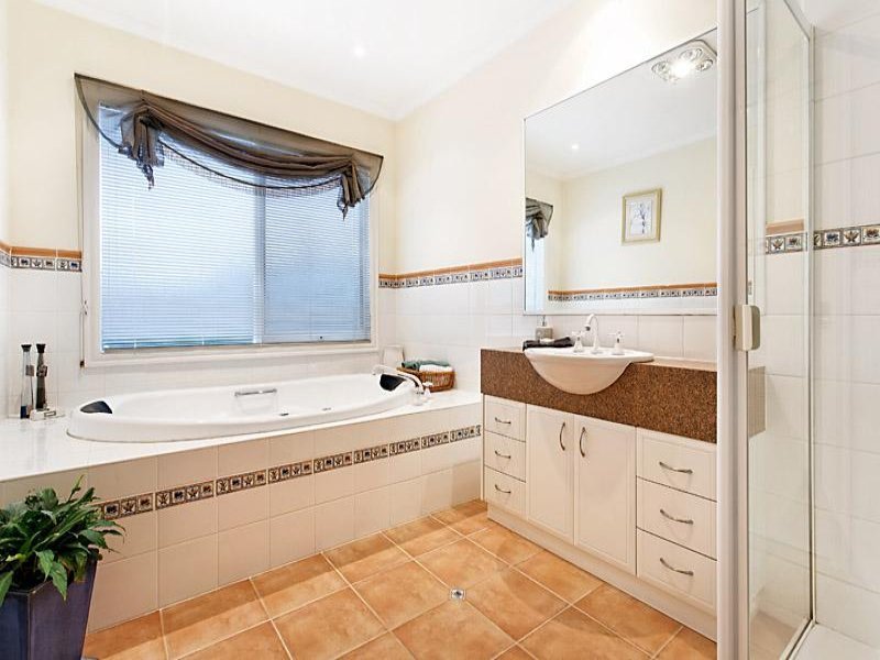 7a Verona Street, Box Hill South image 6