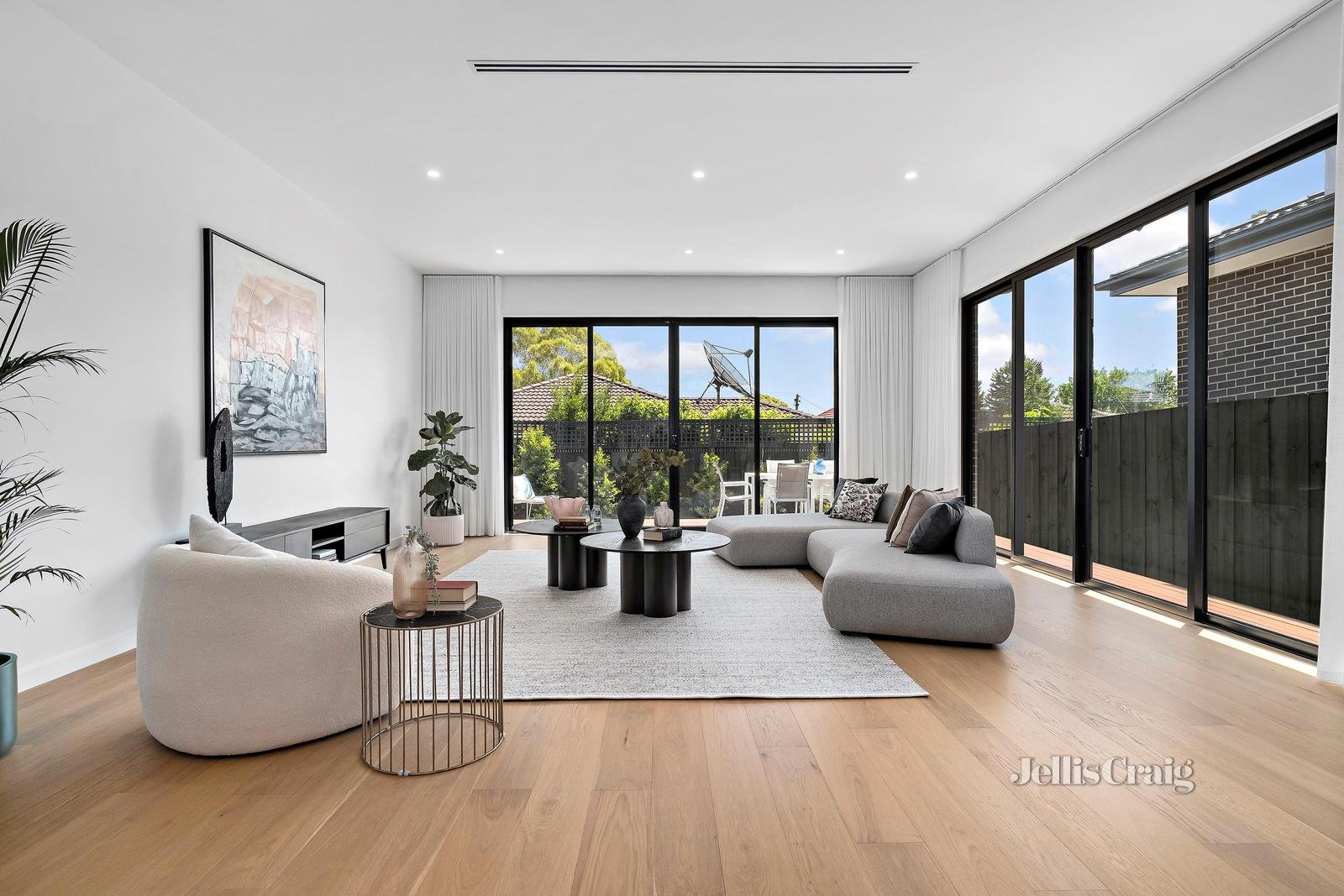 7b Doon Avenue, Glen Waverley image 2