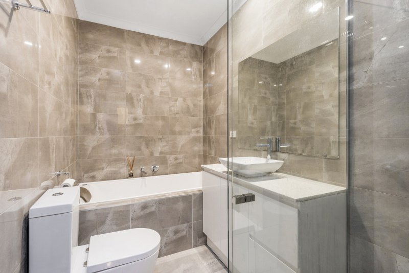 7B Elmhurst Road, Blackburn image 5