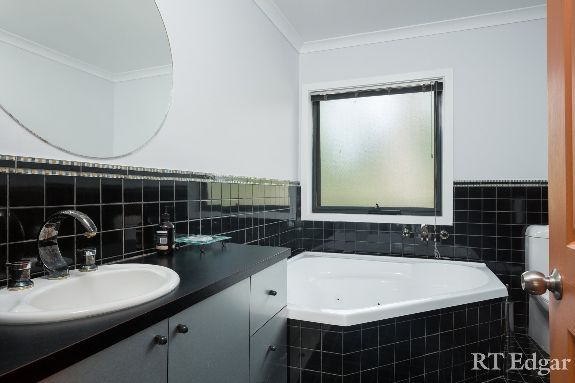 Property Gallery Thumbnail 6