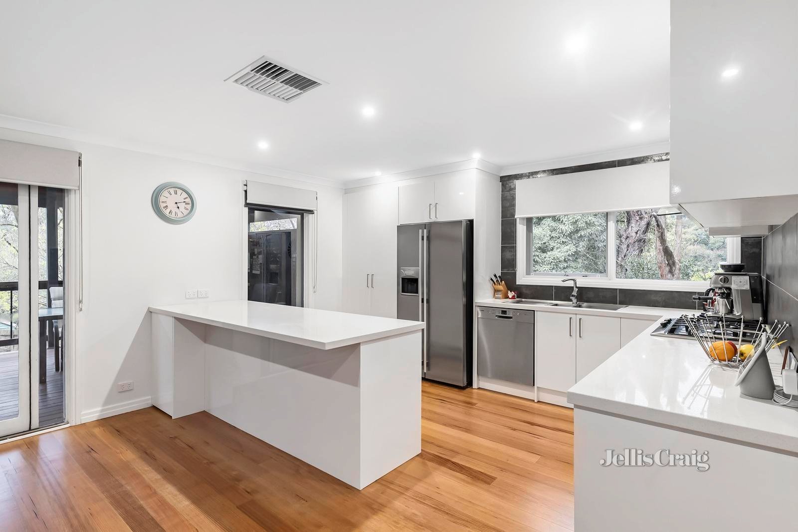 8 Adolphson Avenue, Ringwood North image 5