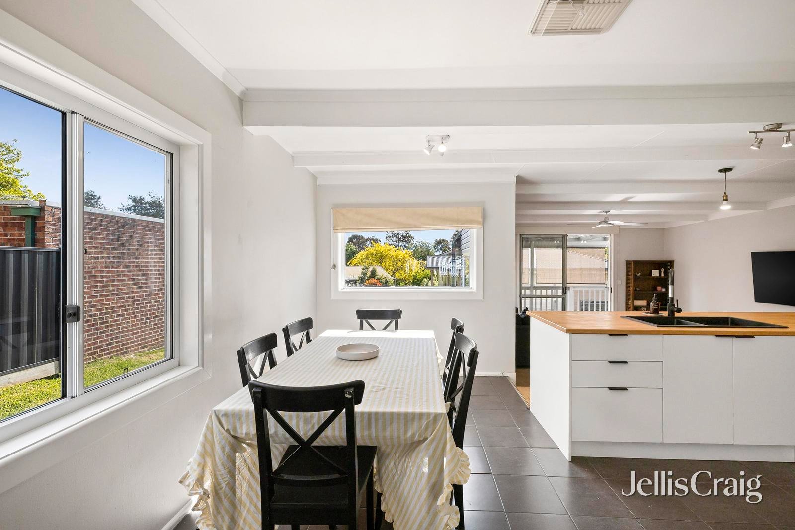 8 Albert Road, Lilydale image 4