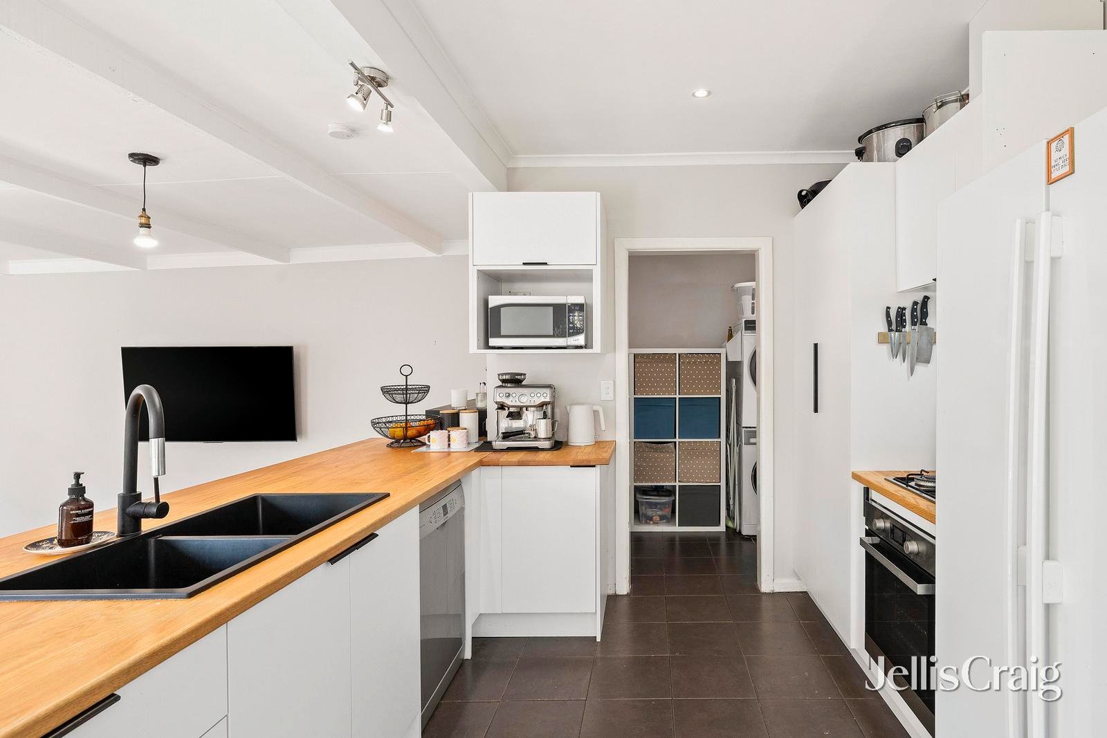 8 Albert Road, Lilydale image 5