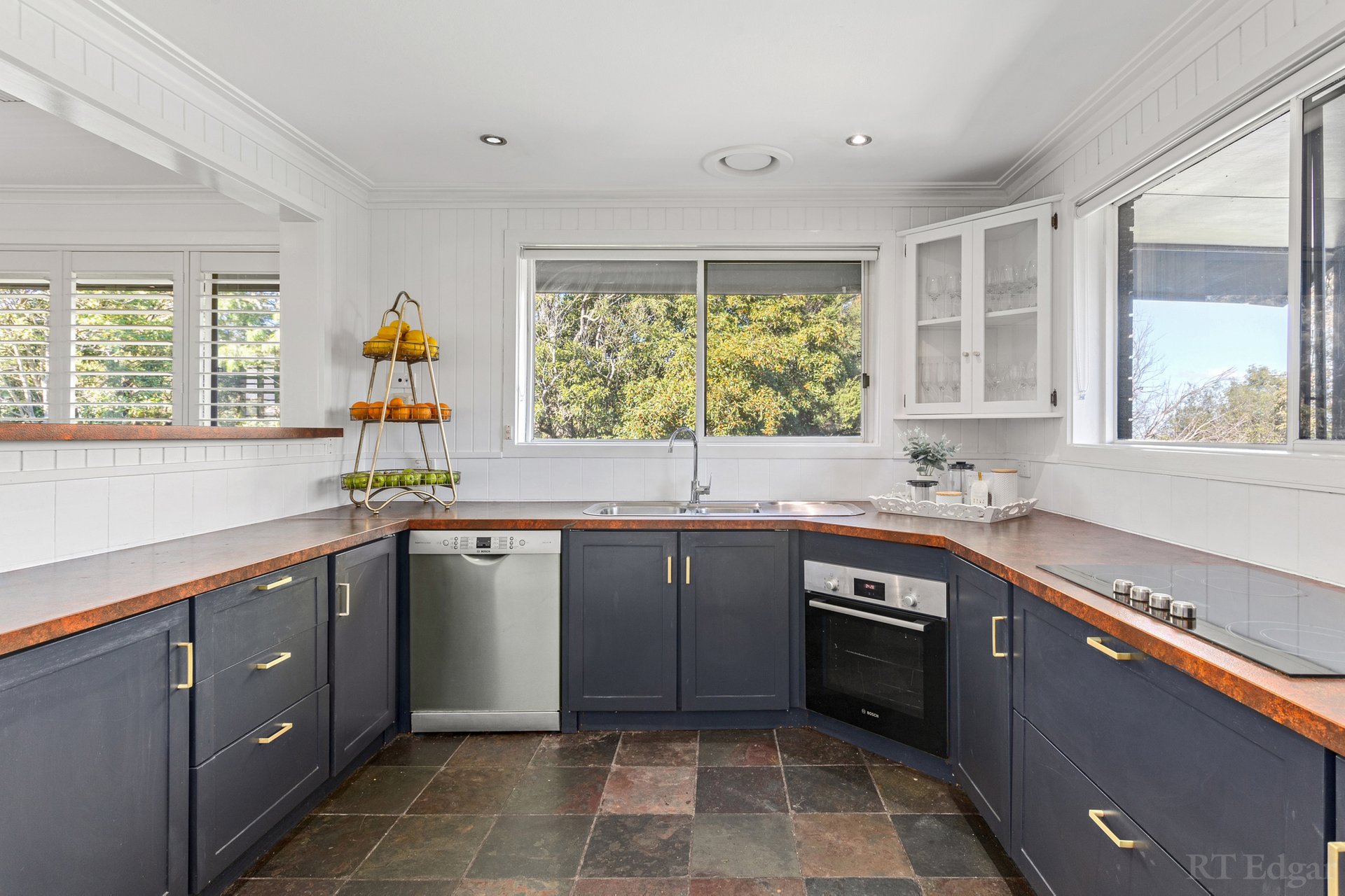 Property Gallery Thumbnail 3