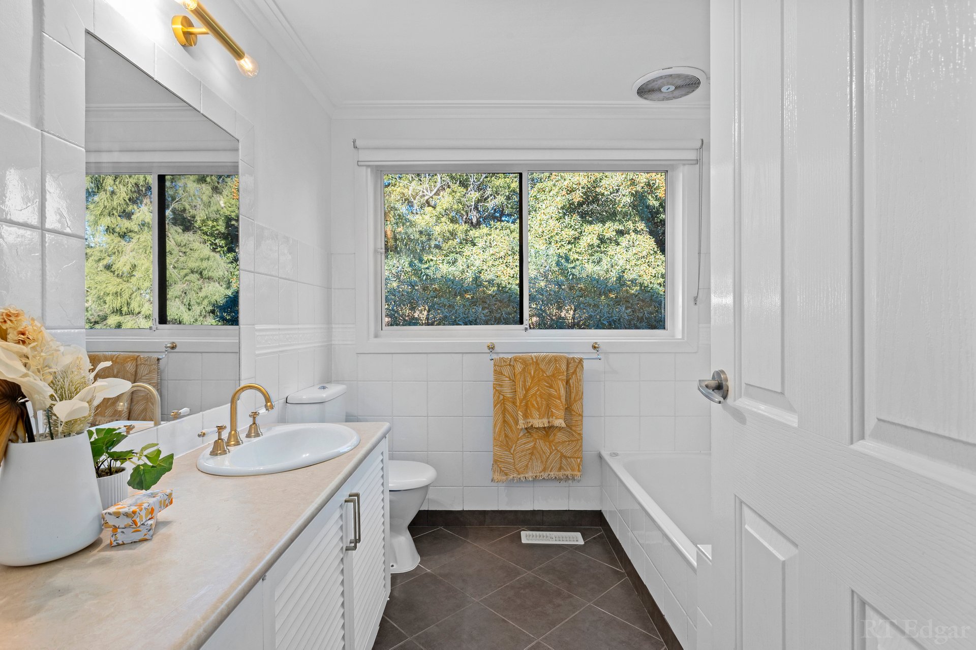 Property Gallery Thumbnail 8