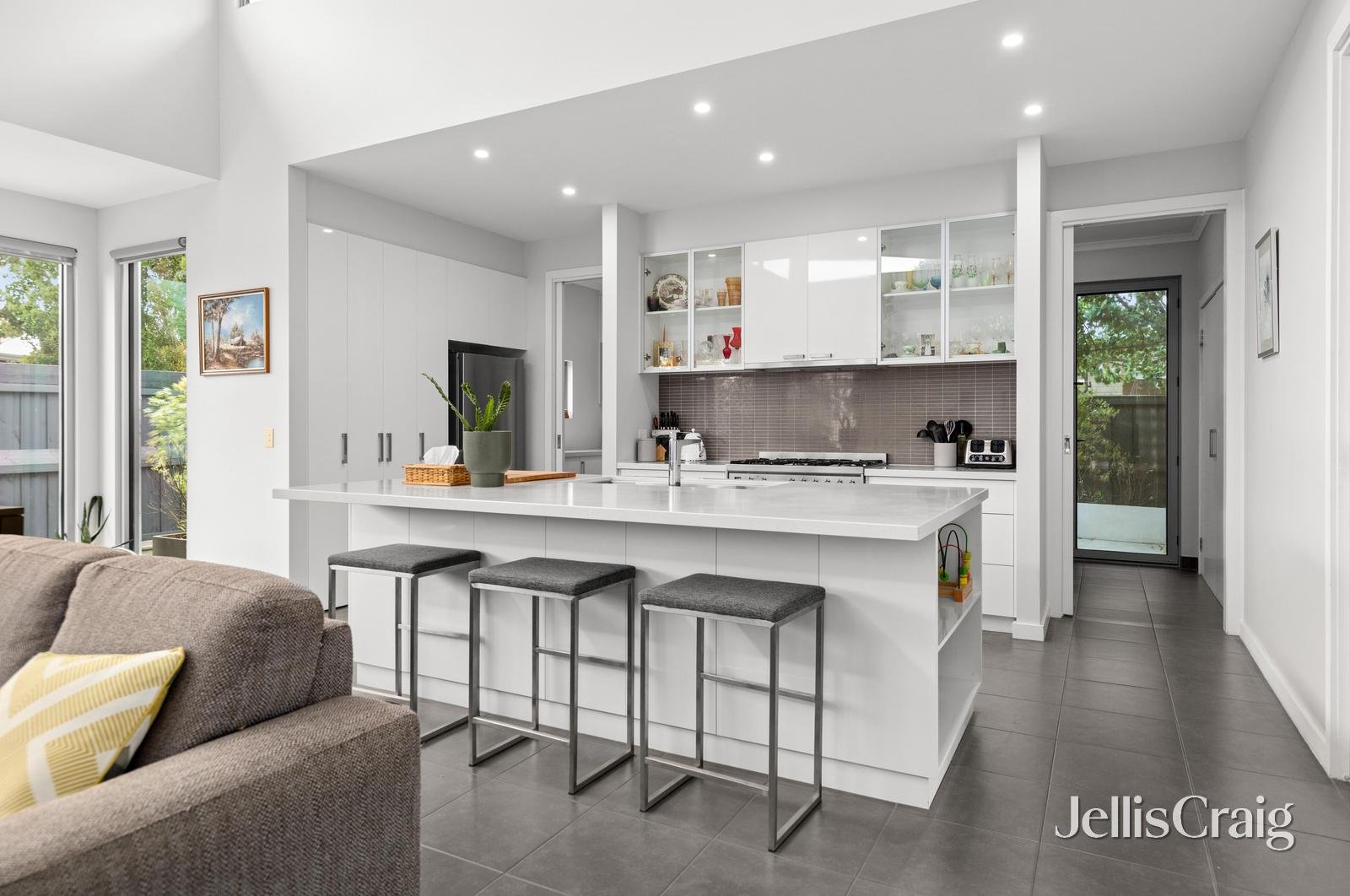 8 Allura Drive, Alfredton image 2