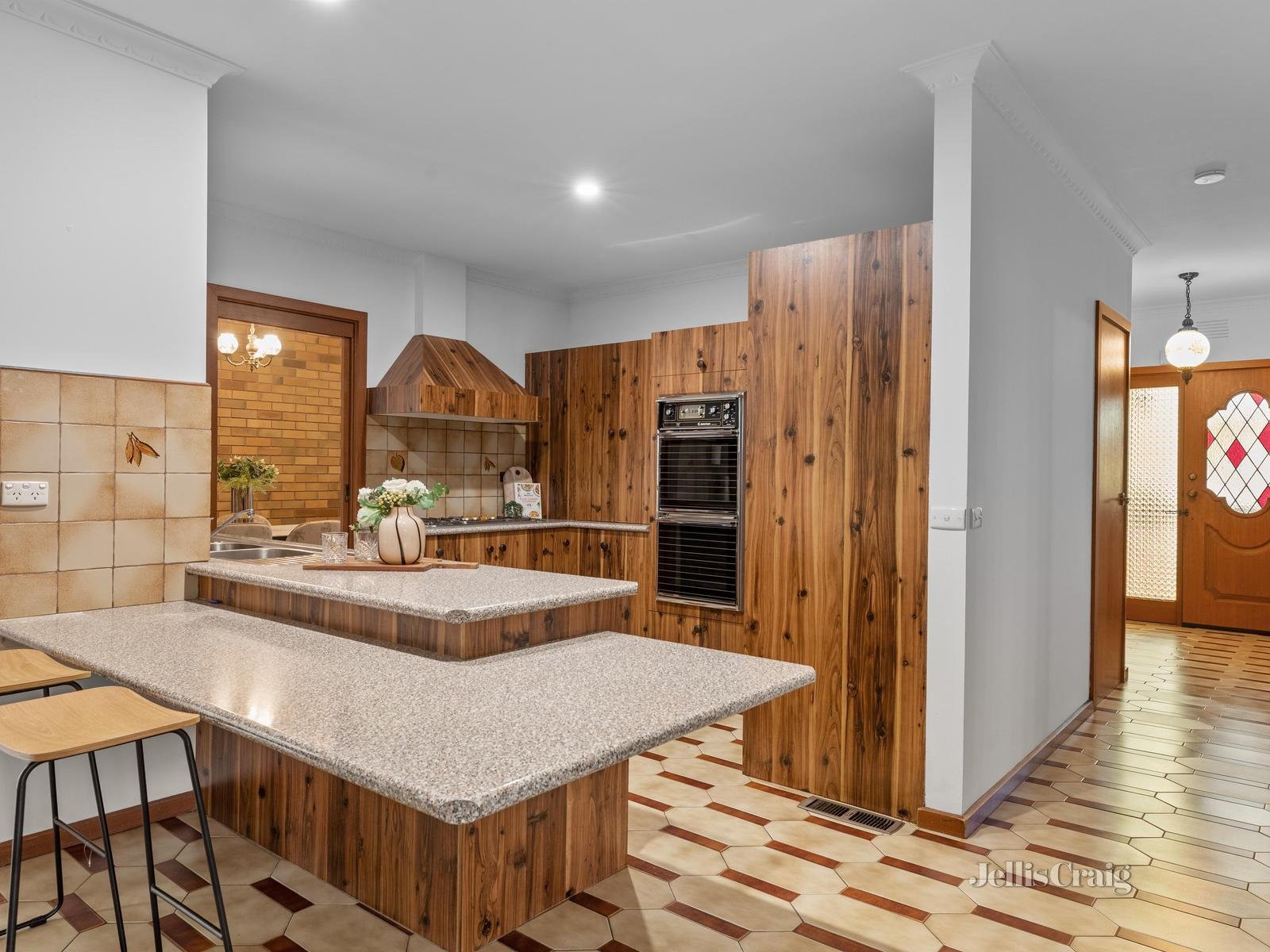 8 Amberwood Court, Templestowe image 5