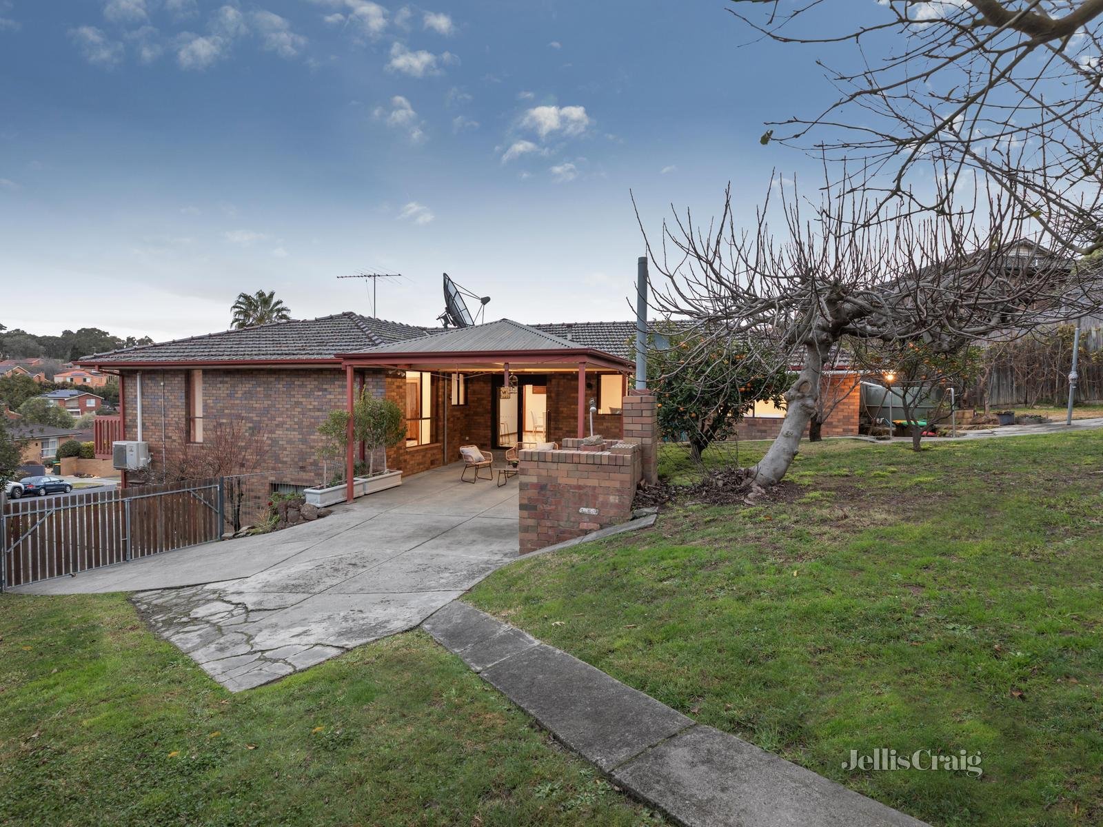 8 Amberwood Court, Templestowe image 12