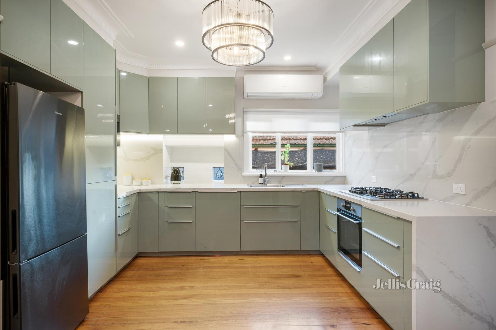 8 Andrew Street, Ringwood image 7