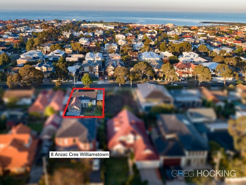 8 Anzac Crescent, Williamstown image 2