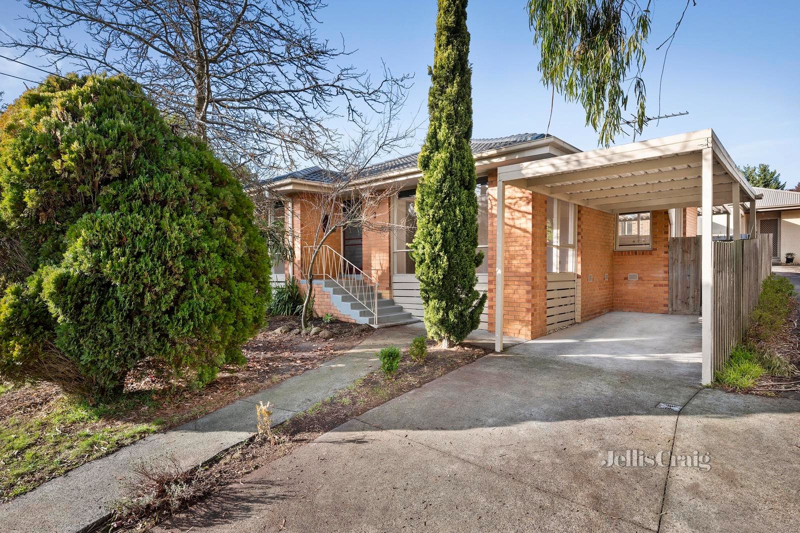 8 Apollo Court, Croydon South image 1