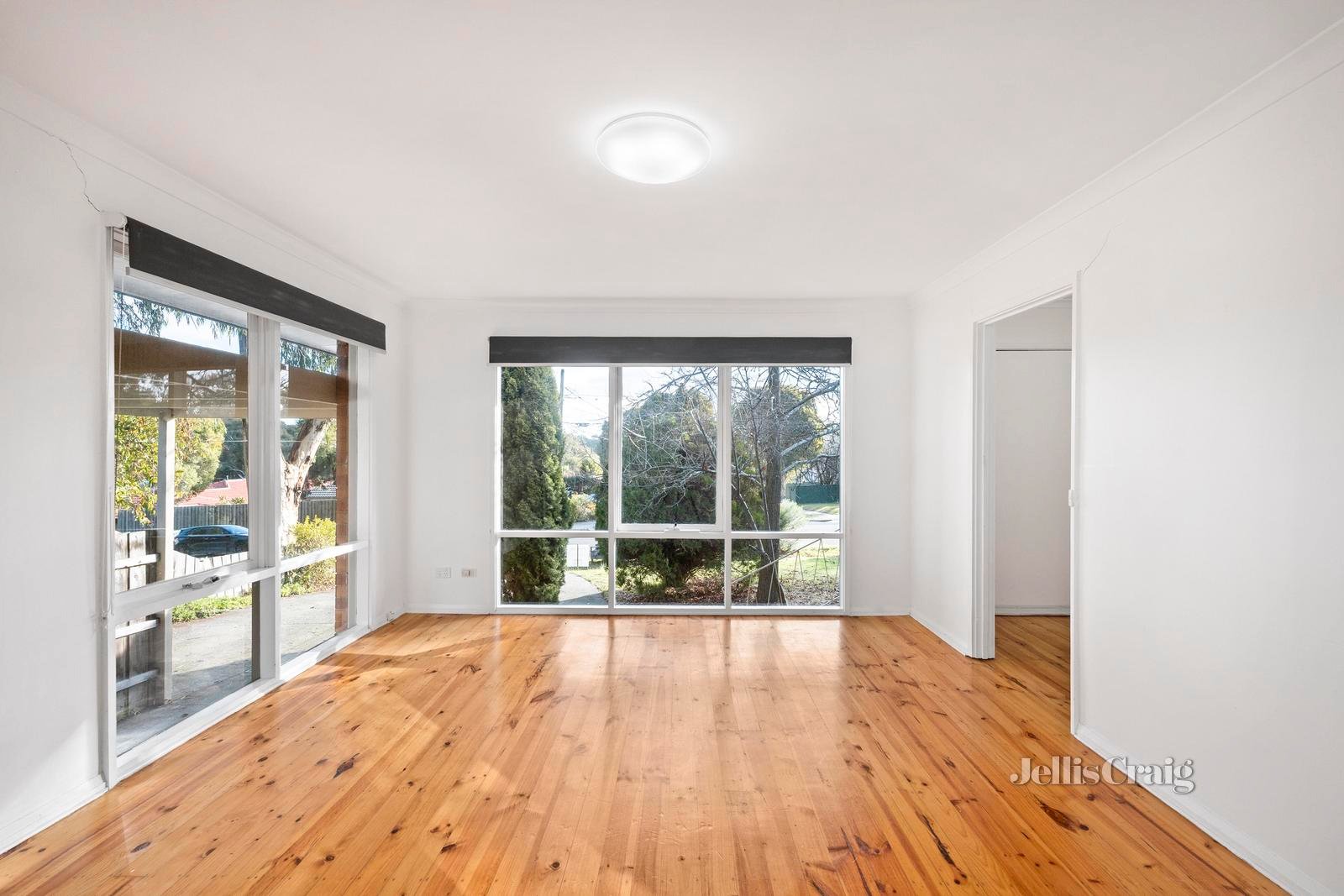 8 Apollo Court, Croydon South image 2